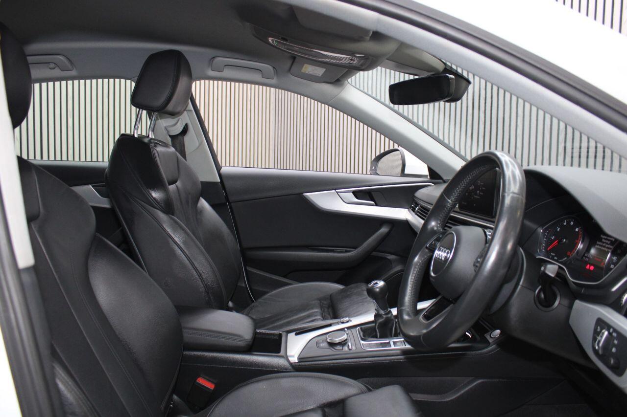 Audi A4 view 14