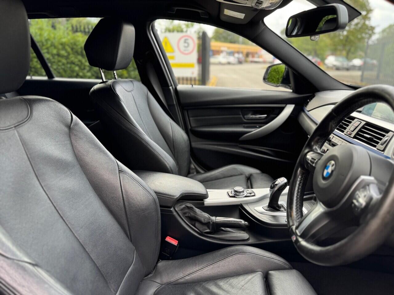 BMW 3 Series view 23