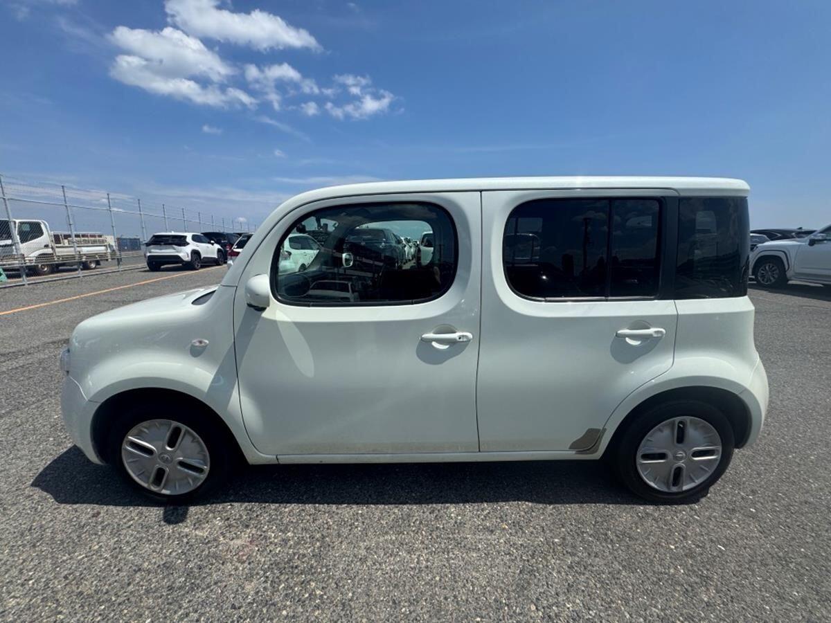Nissan Cube view 5