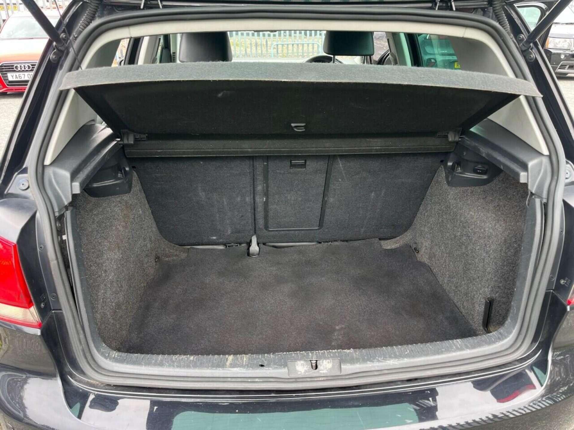 Volkswagen Golf view 11