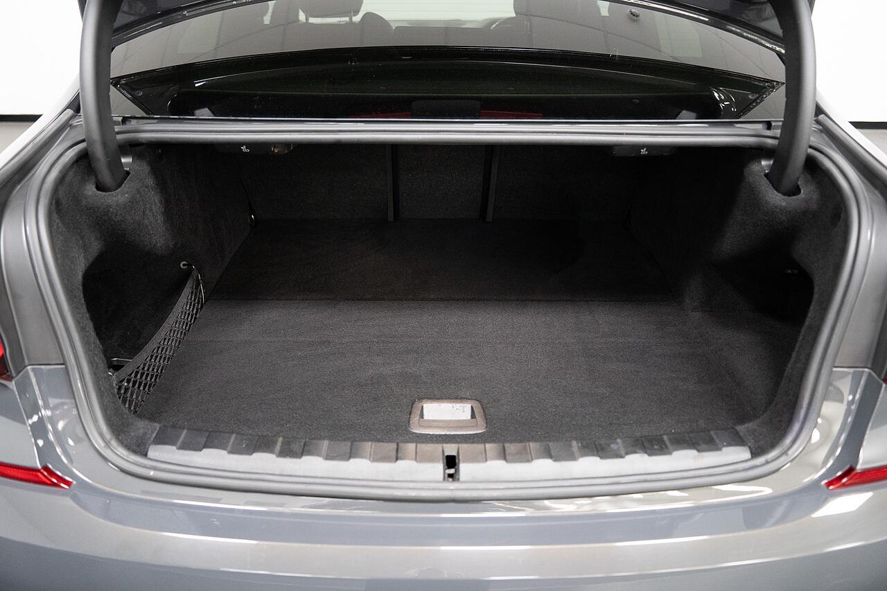 BMW 3 Series view 47