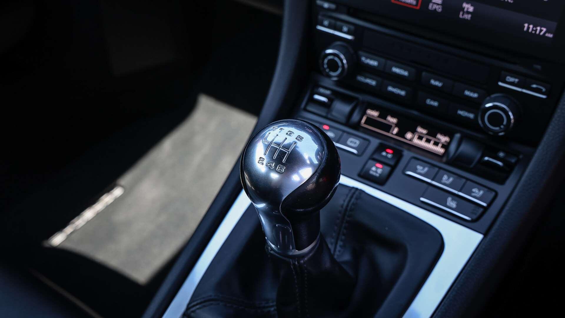 Porsche Cayman view 23