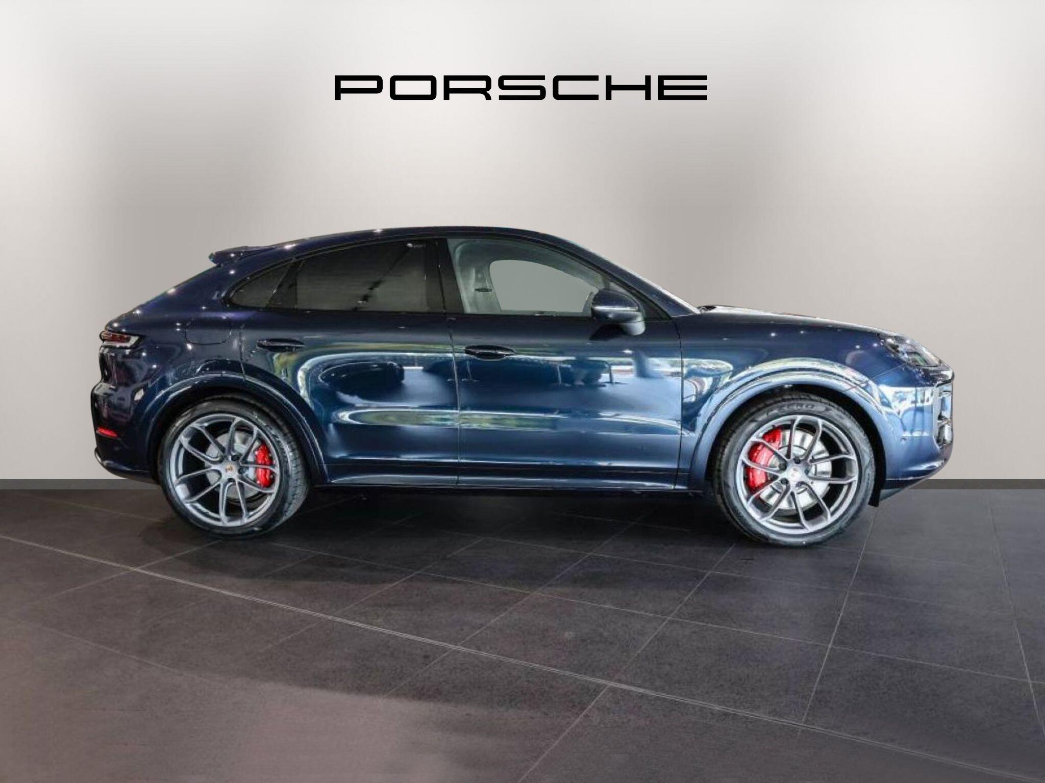Porsche Cayenne view 38