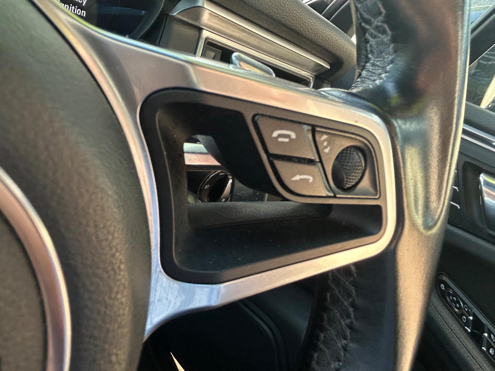 Porsche Macan view 23