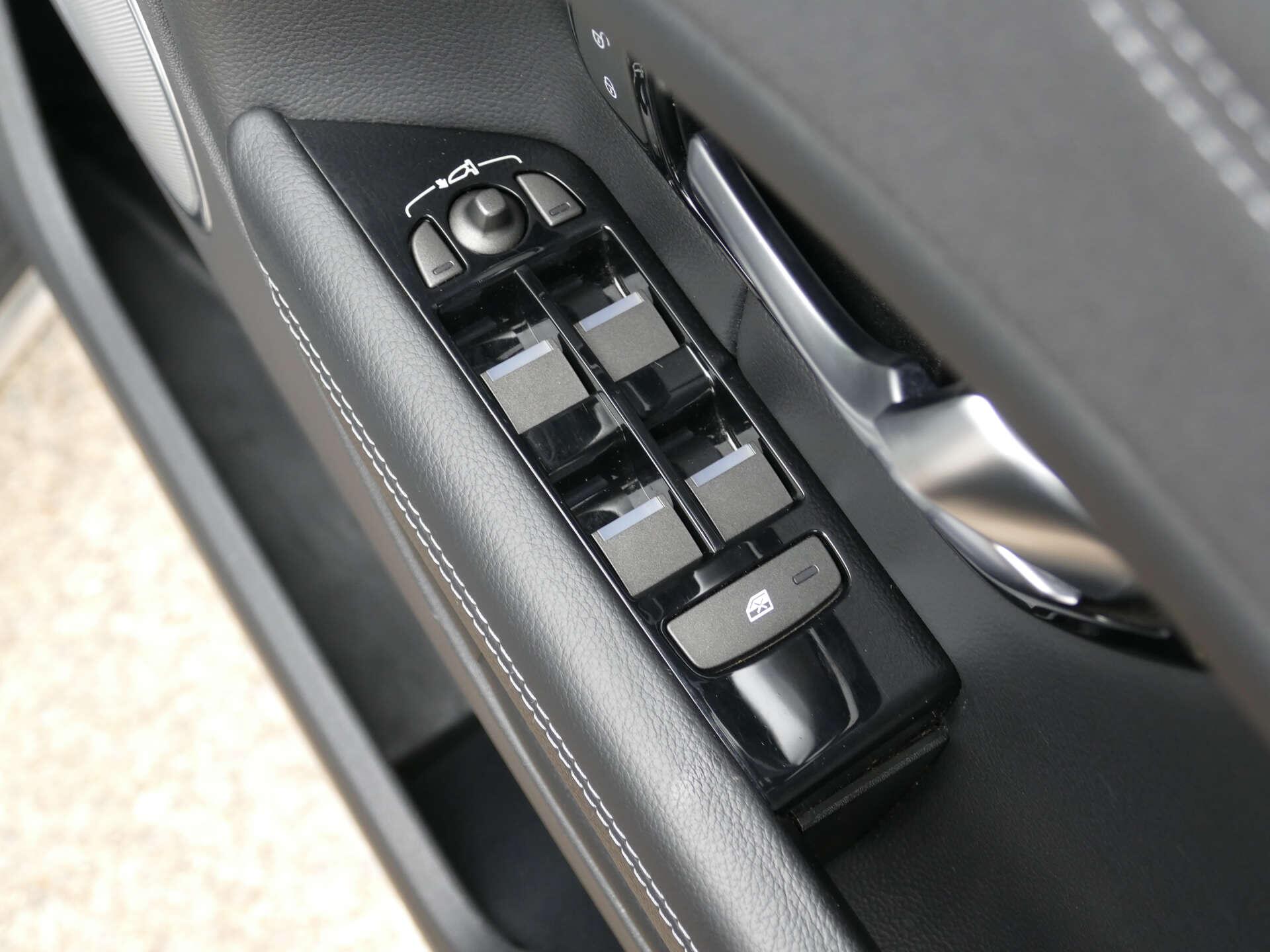 Land Rover Range Rover Evoque view 45