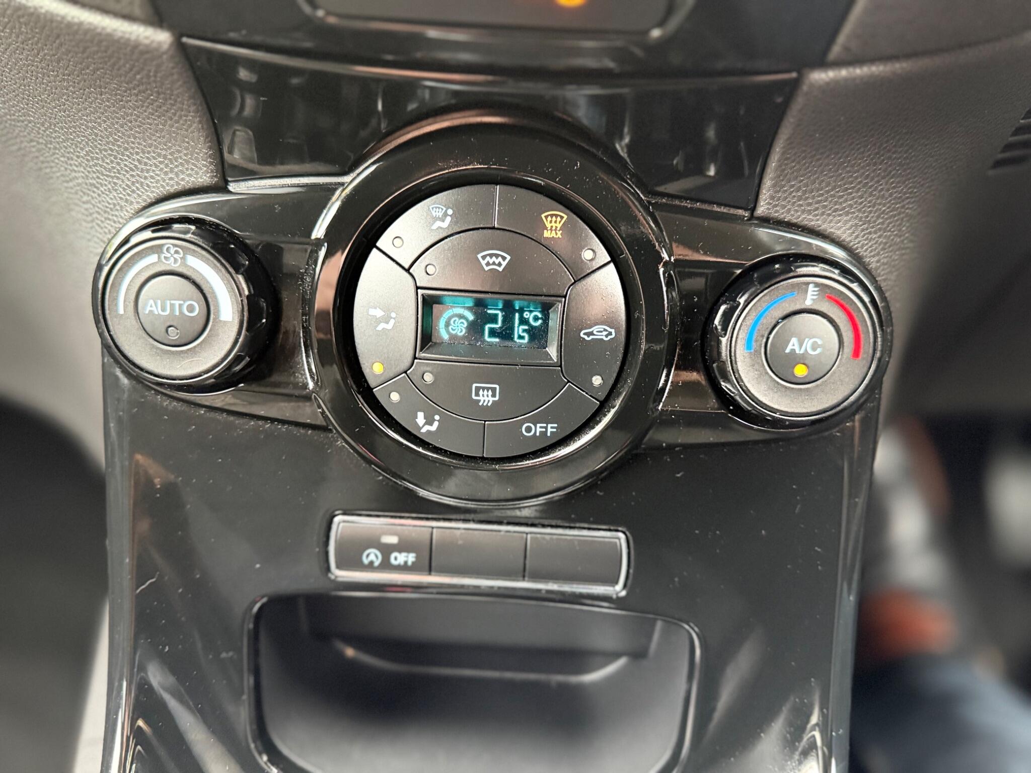Ford Fiesta view 78
