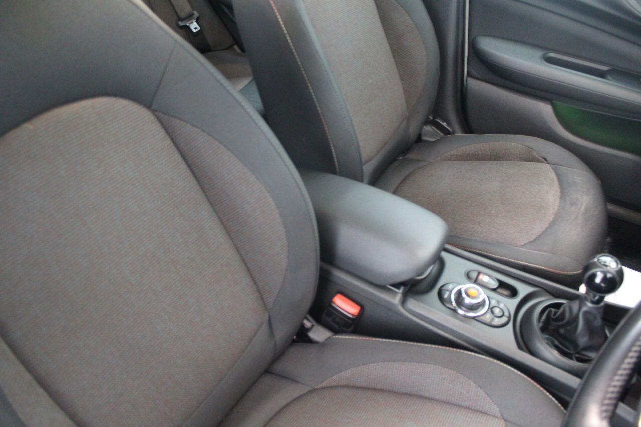 MINI Clubman view 44