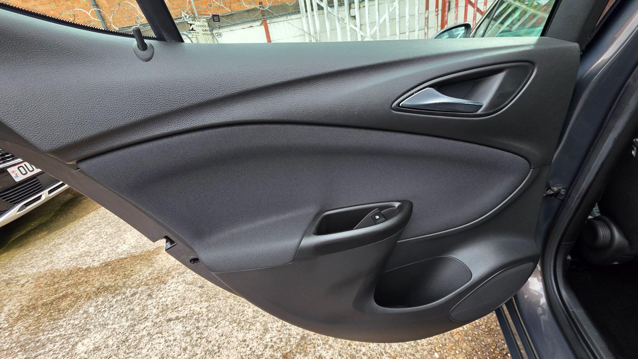 Vauxhall Astra view 28