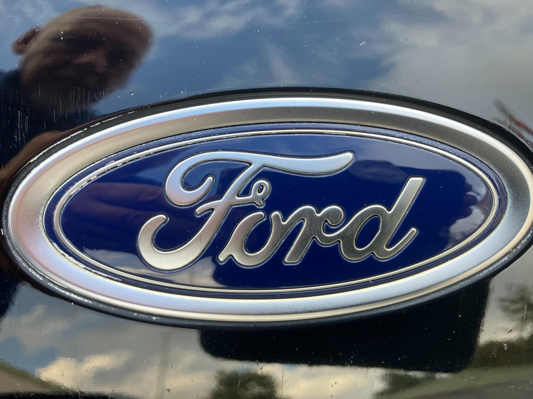 Ford Mondeo view 24