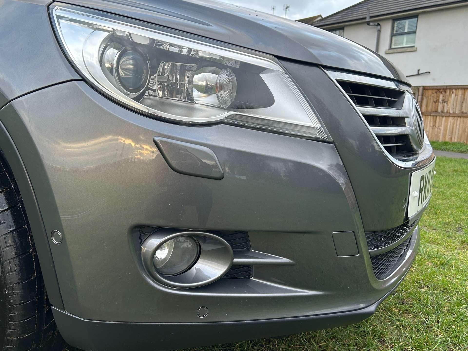 Volkswagen Tiguan view 8