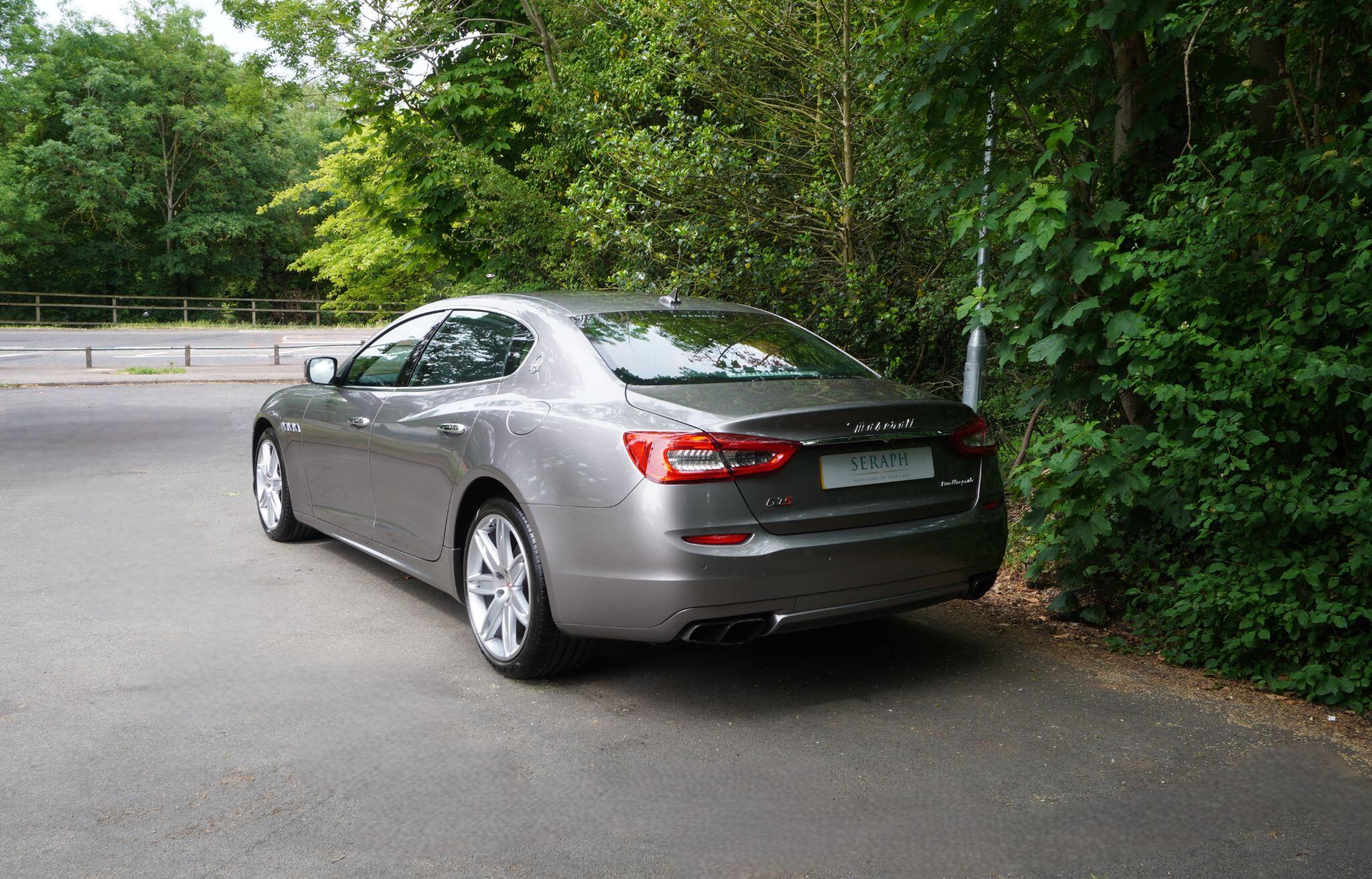 Maserati Quattroporte view 6