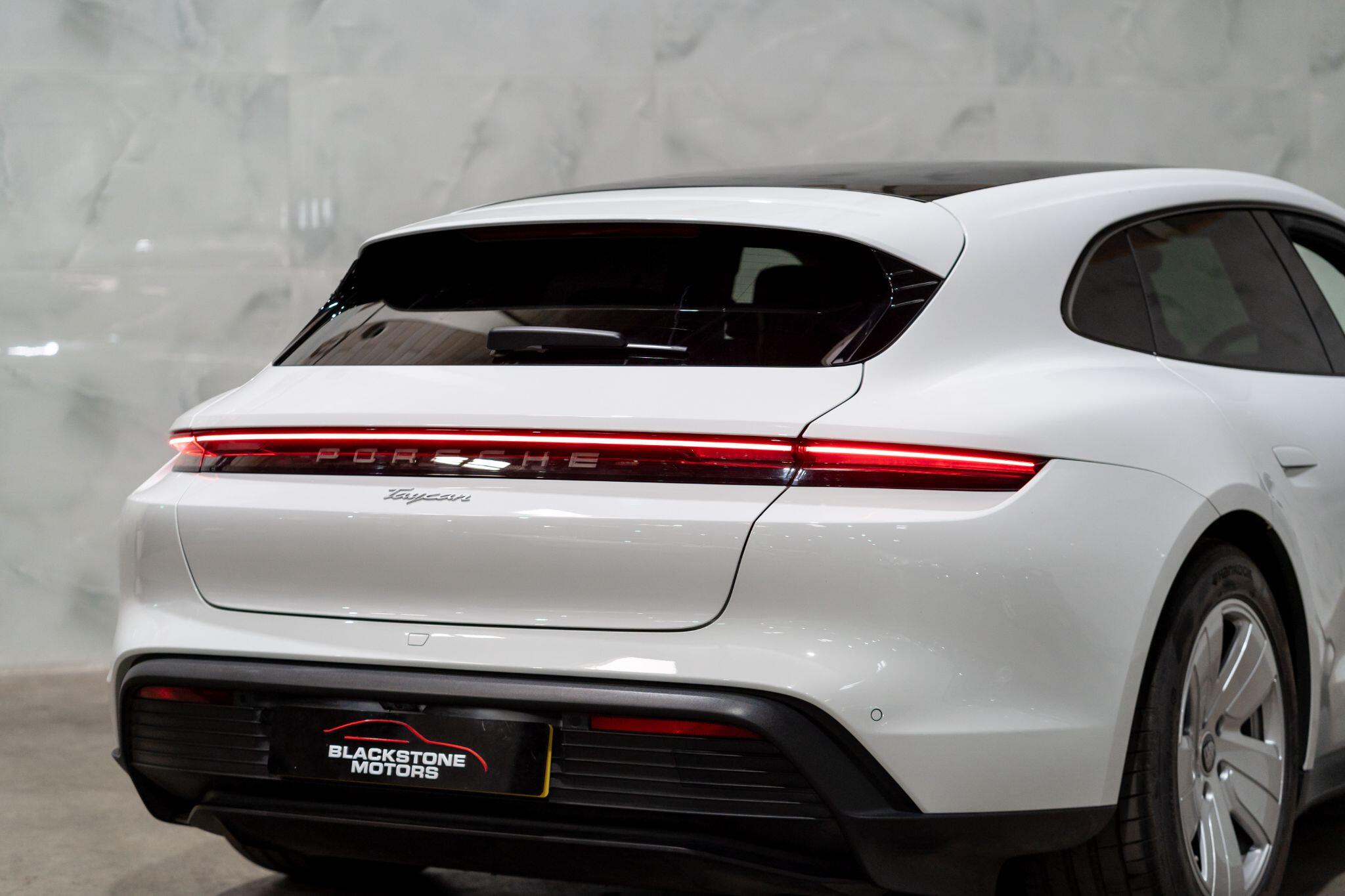 Porsche Taycan view 39