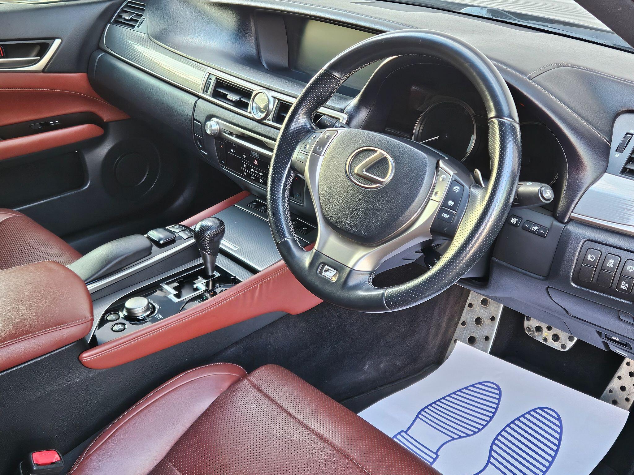 Lexus GS view 16