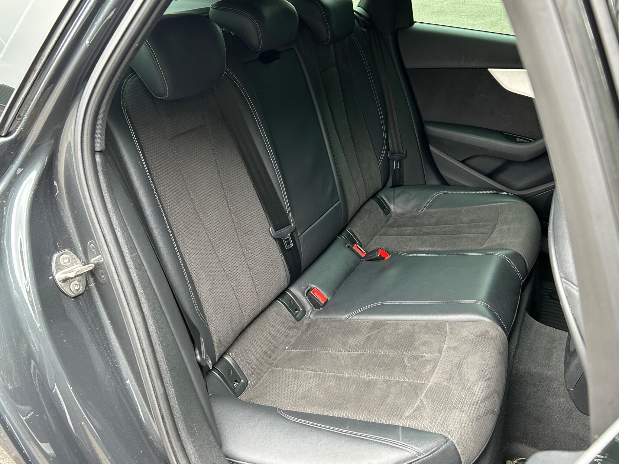 Audi A4 view 24