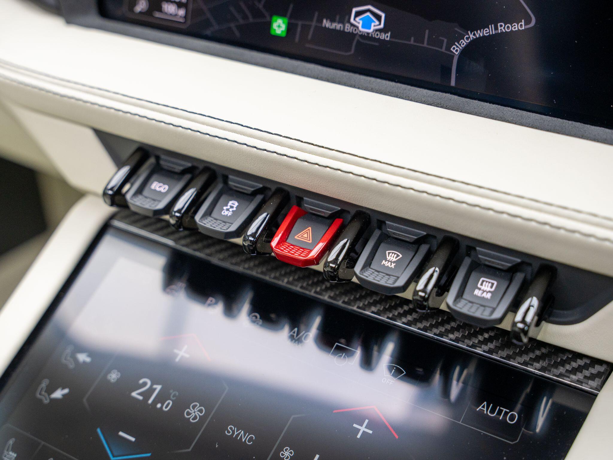 Lamborghini Urus view 26