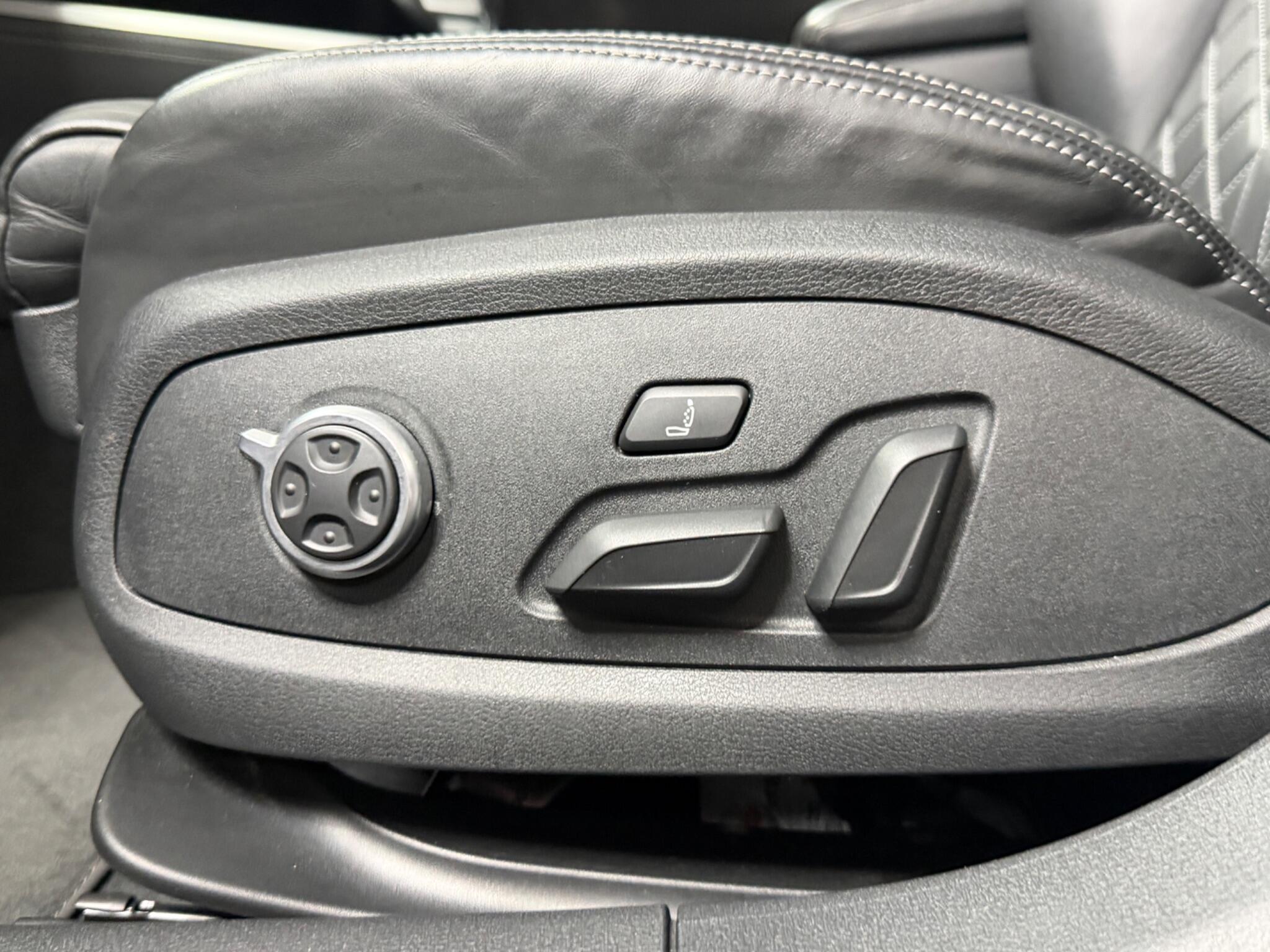 Audi S4 view 19