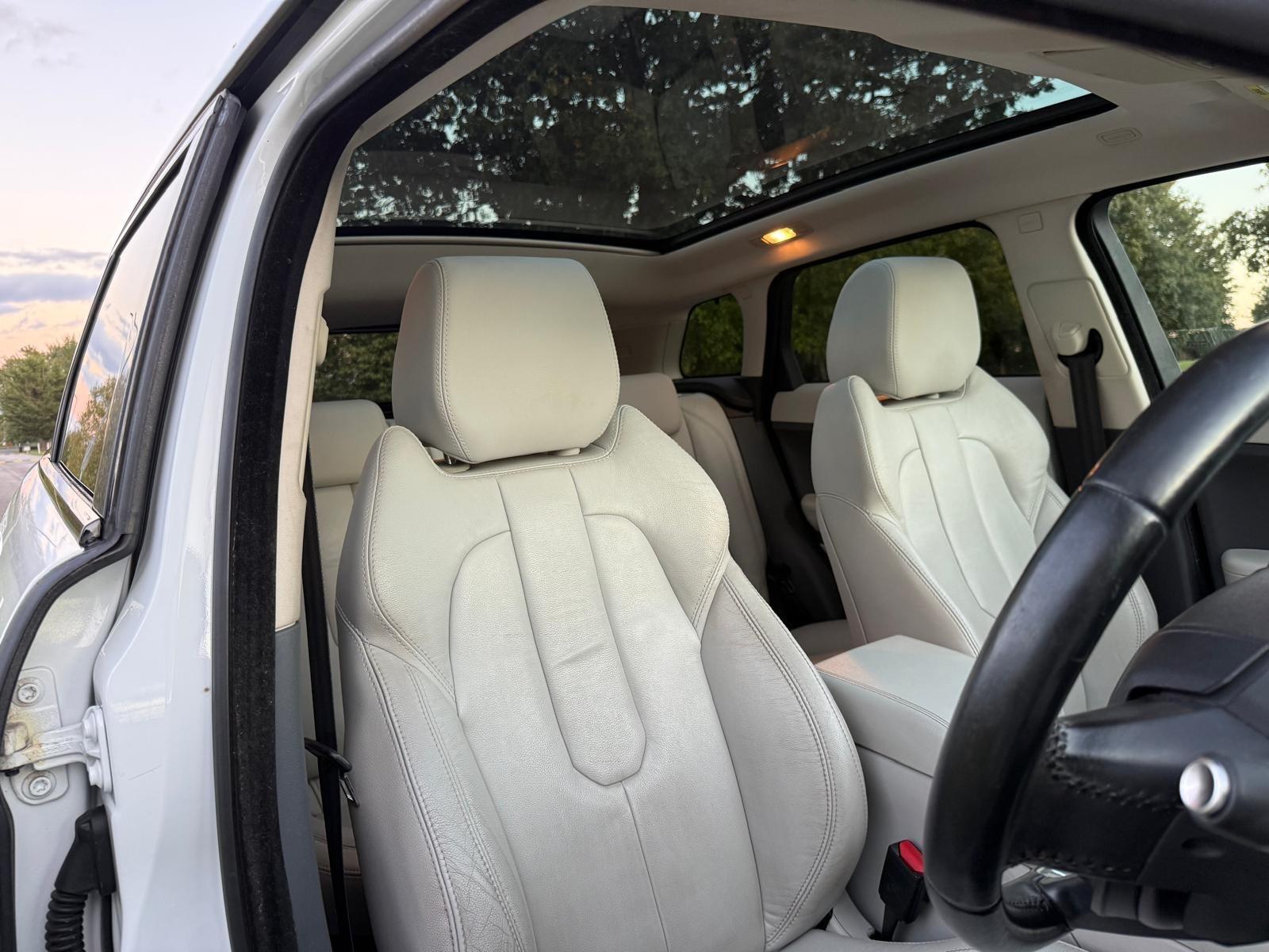 Land Rover Range Rover Evoque - Image 18