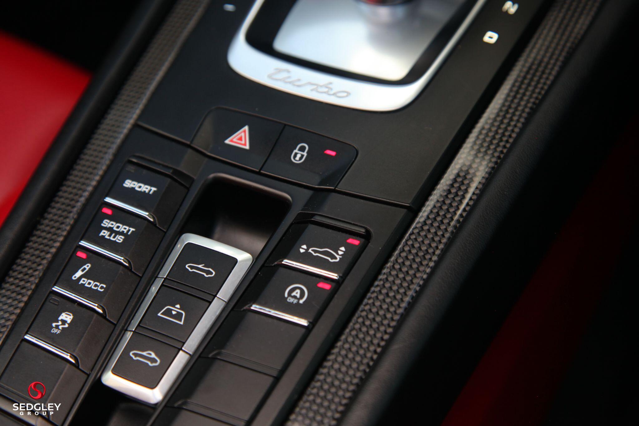 Porsche 911 view 29
