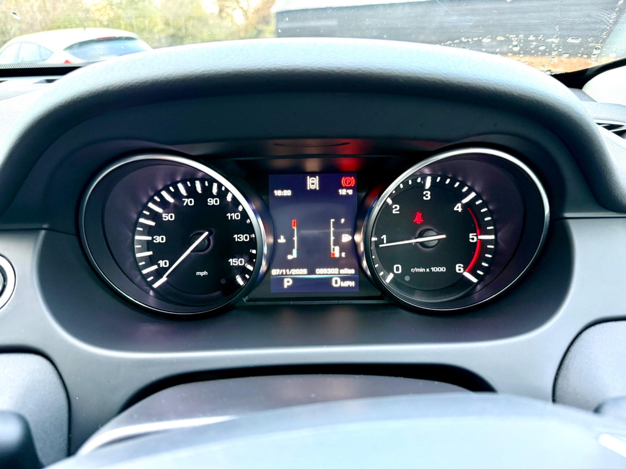 2015 Land Rover Discovery Sport 2.0 TD4 HSE Auto 4WD Euro 6 (s/s) 5dr • 86,302 miles image 62