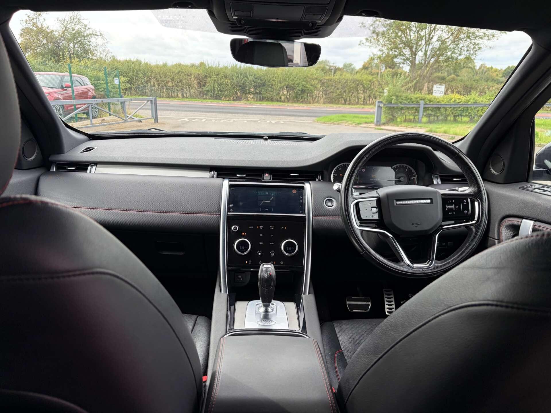 Land Rover Discovery Sport view 34