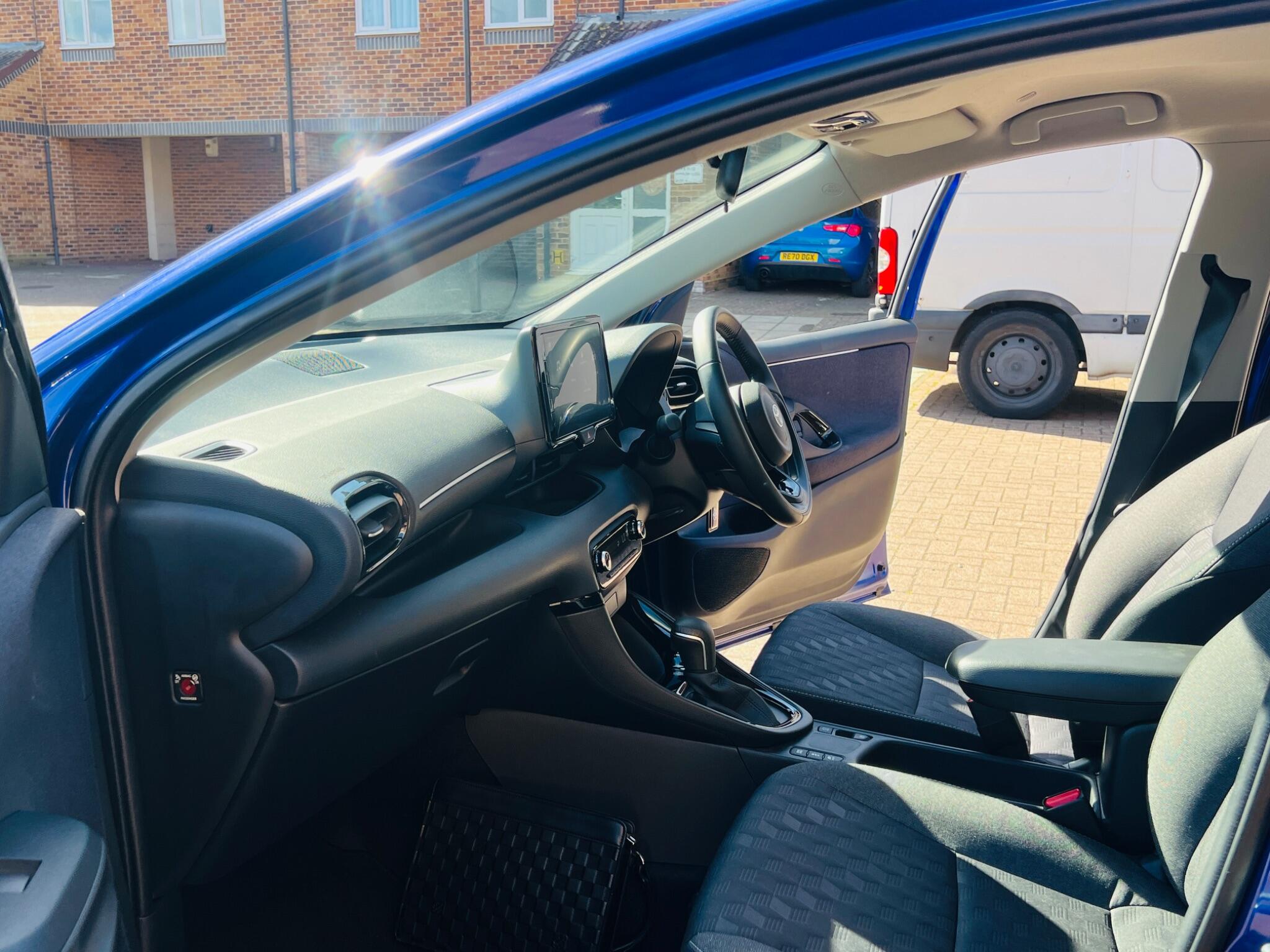 Toyota Yaris view 65