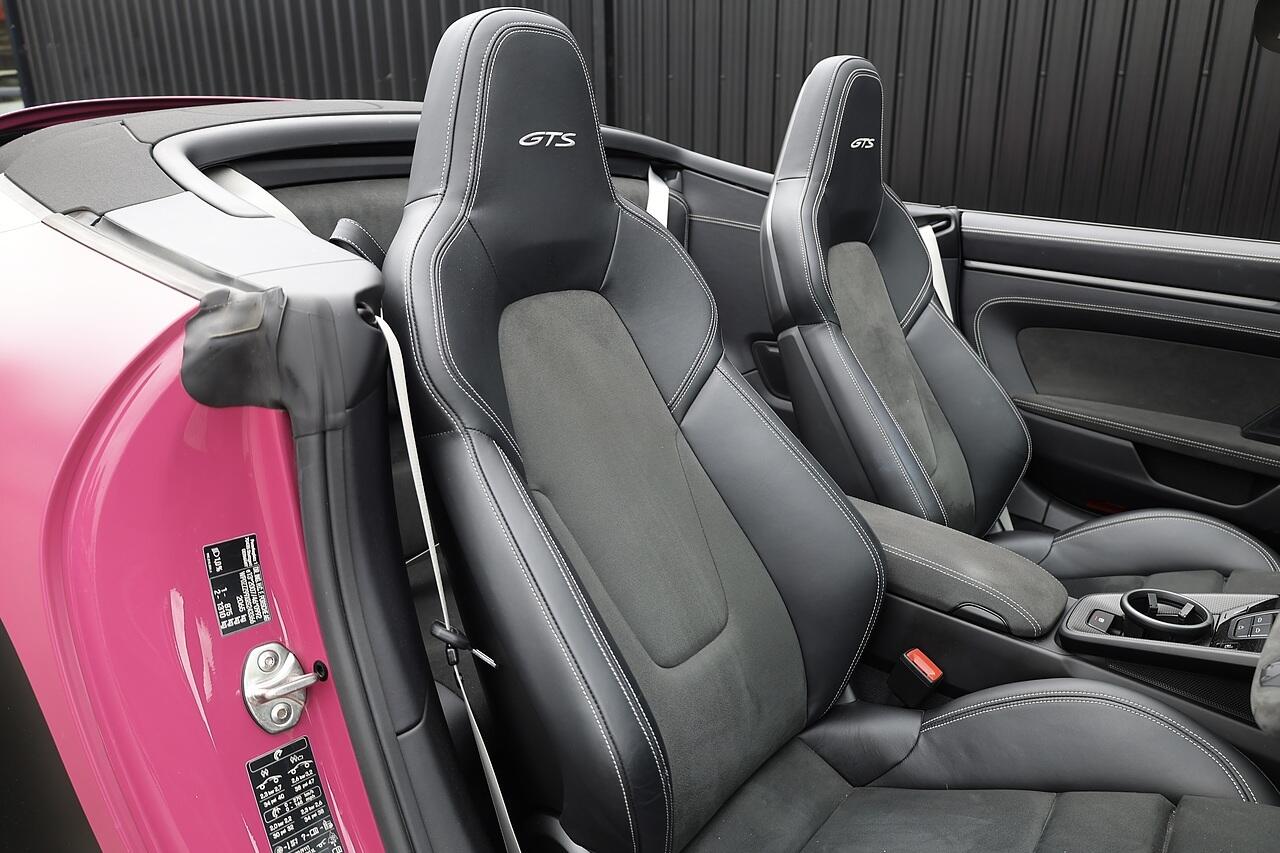 Porsche 911 view 30