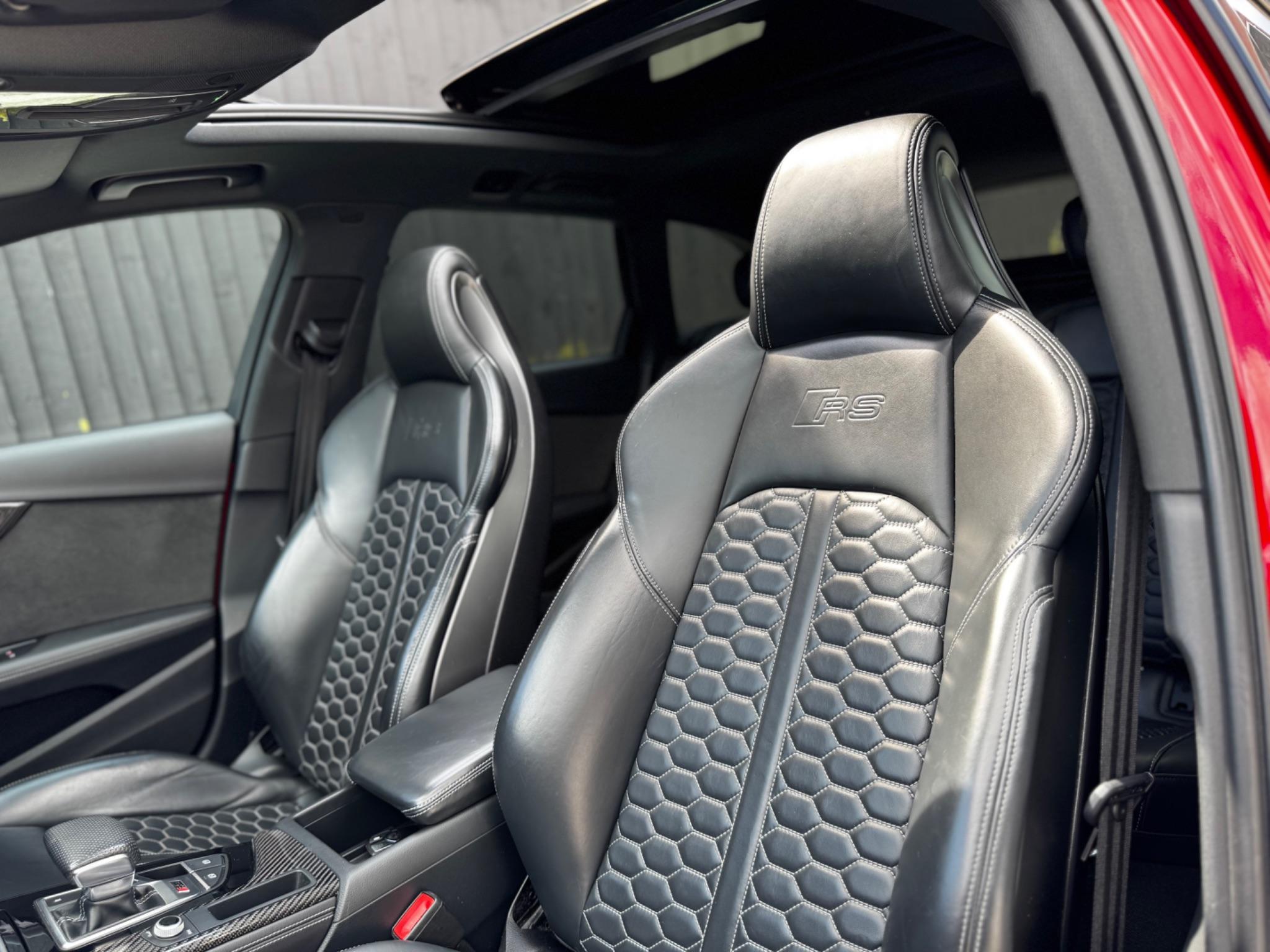Audi RS4 view 39