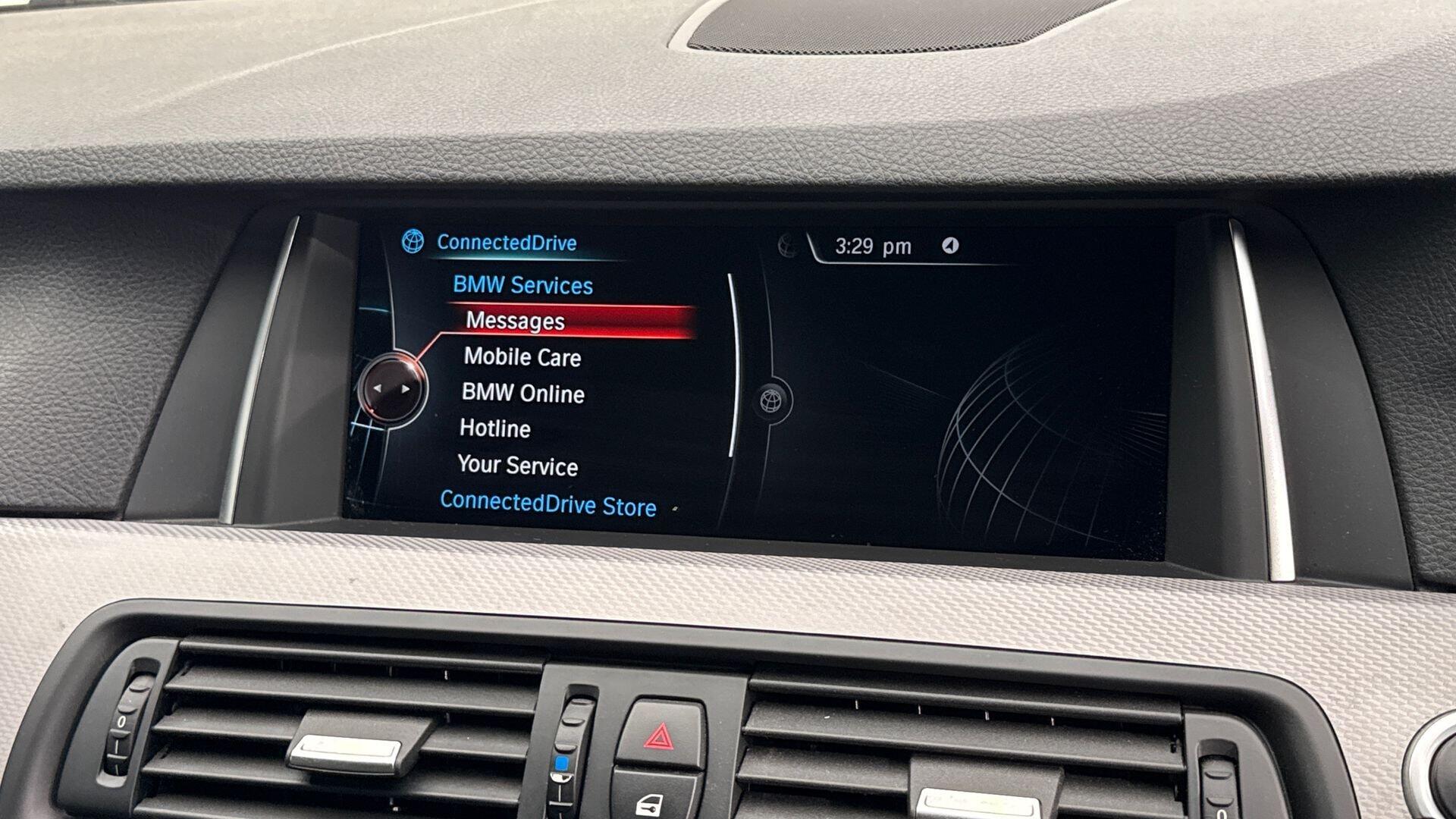BMW 5 Series view 26