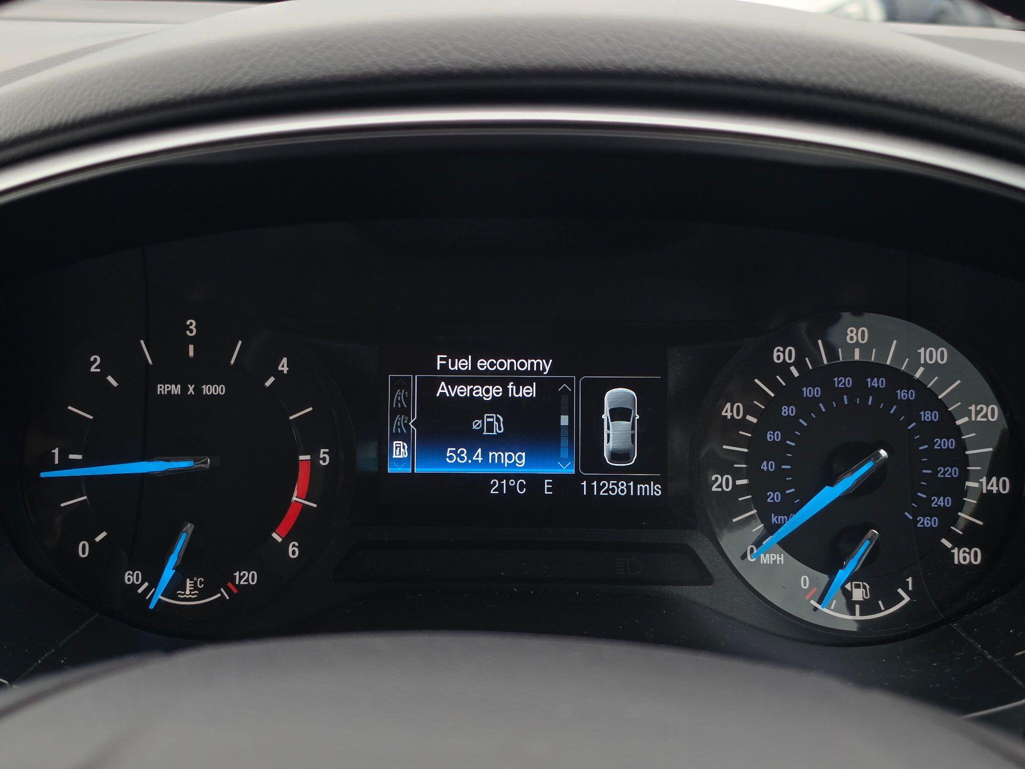Ford Mondeo view 15