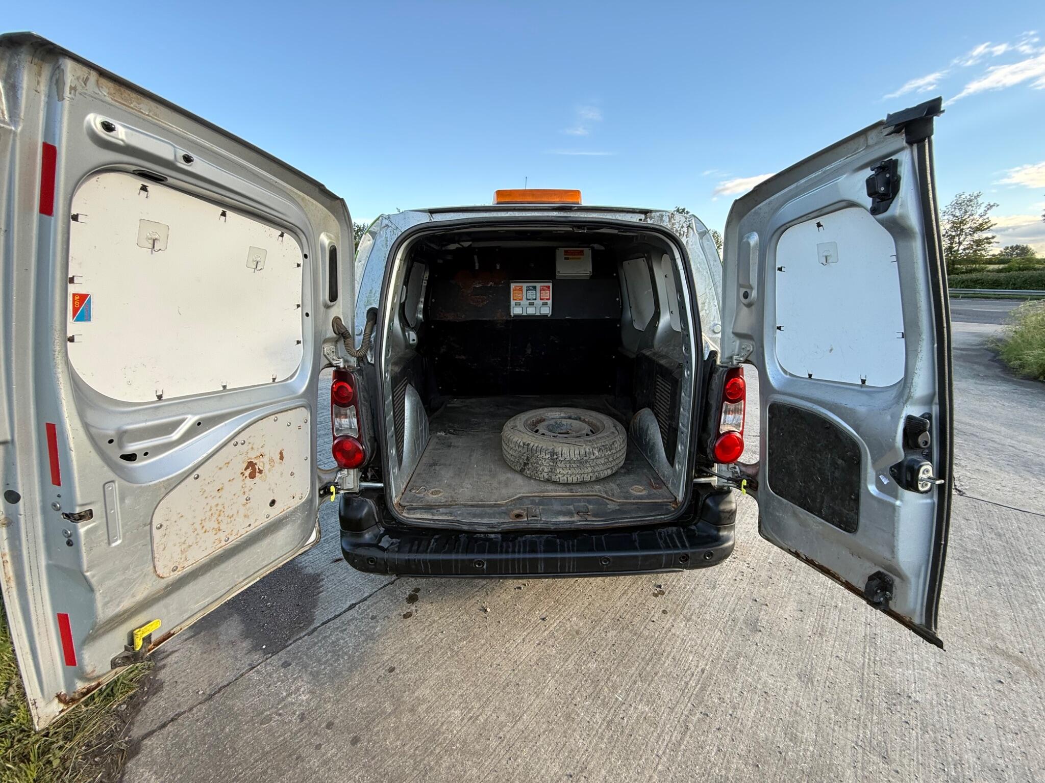 Citroen Berlingo 1.6 HDi 850 Enterprise L1 5dr — photo 41 of 92