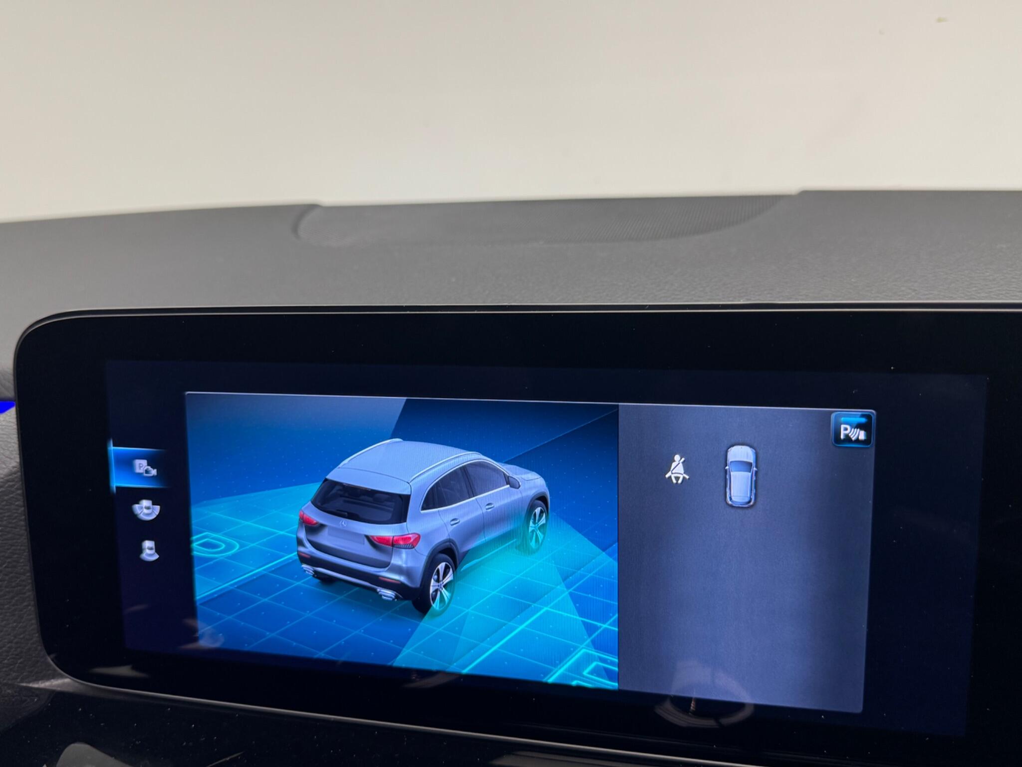 Mercedes-Benz Gla view 19