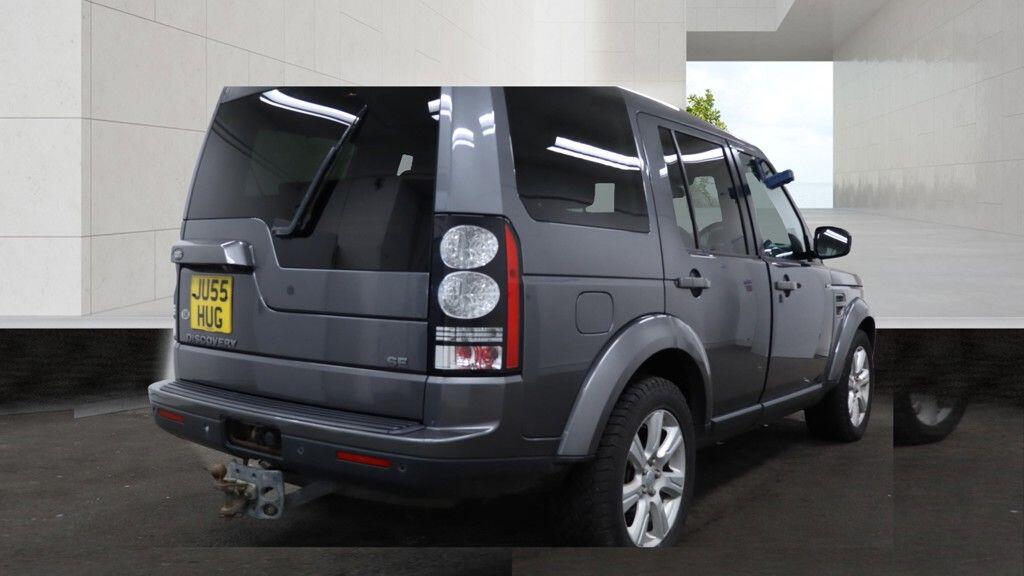 Land Rover Discovery view 4