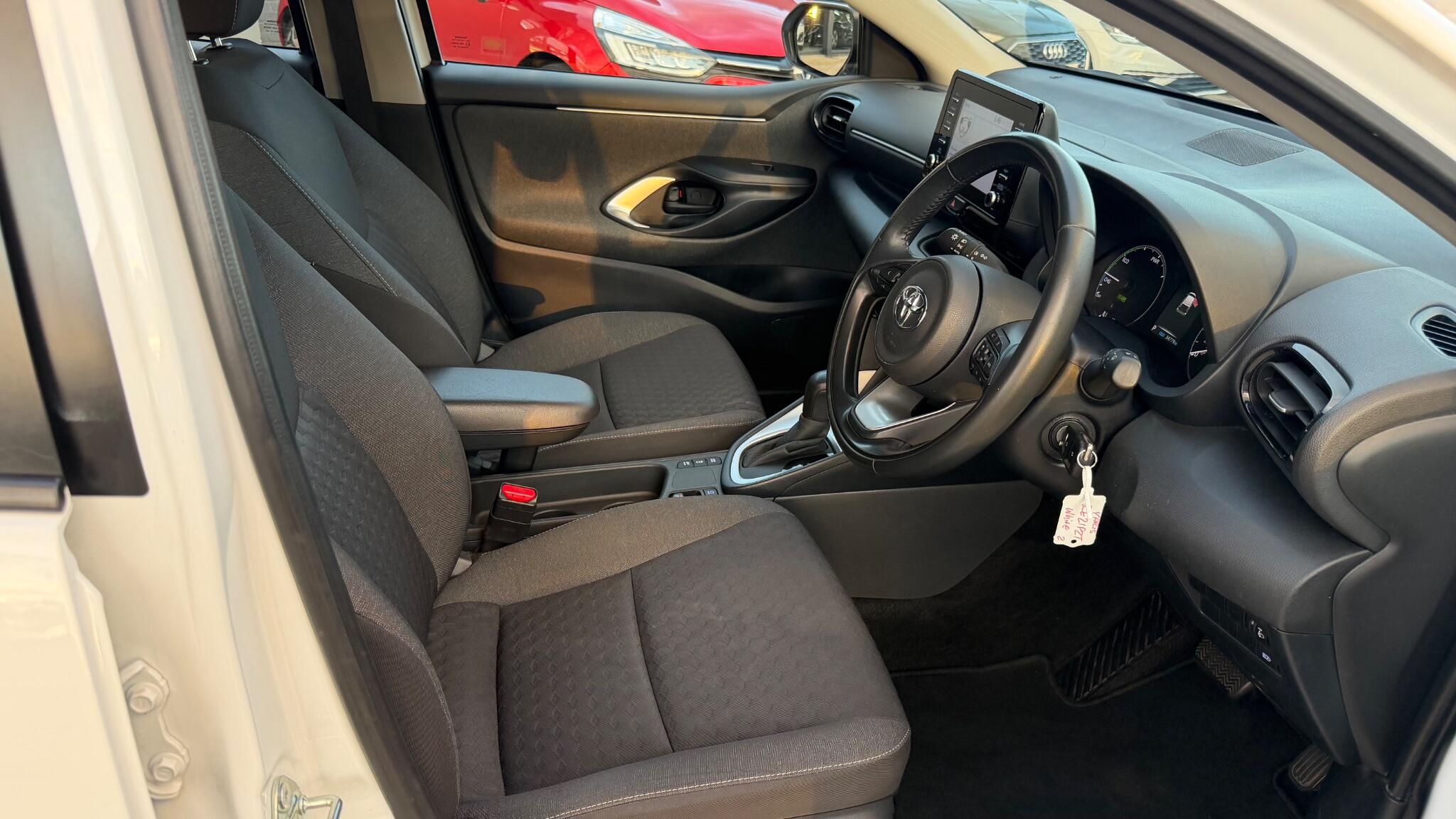 Toyota Yaris view 9