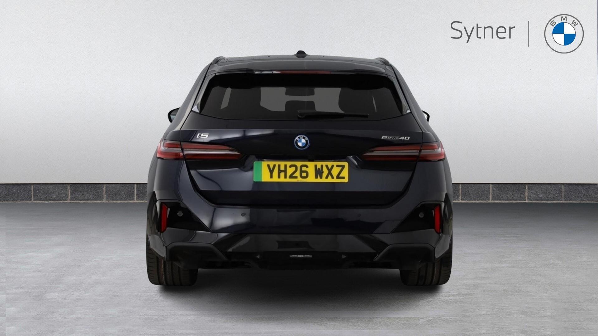 BMW i5 view 15