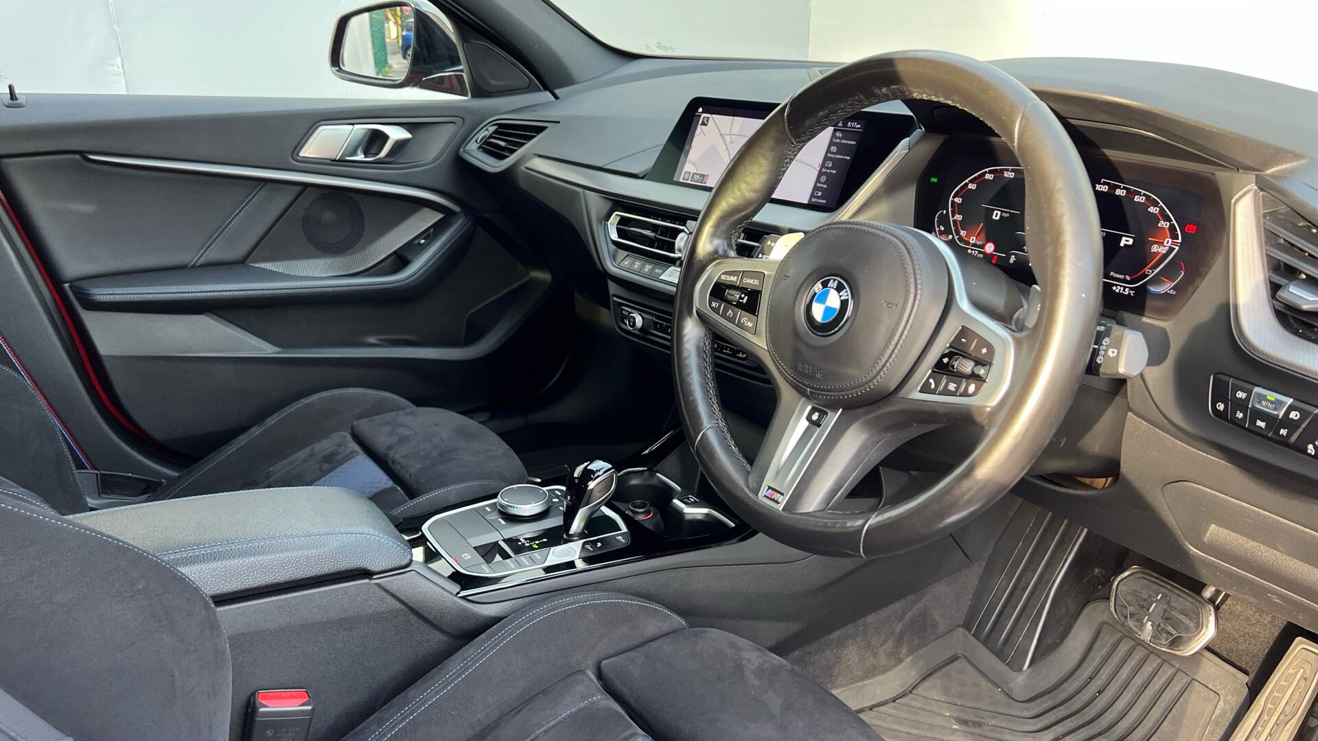 BMW 1 Series view 6