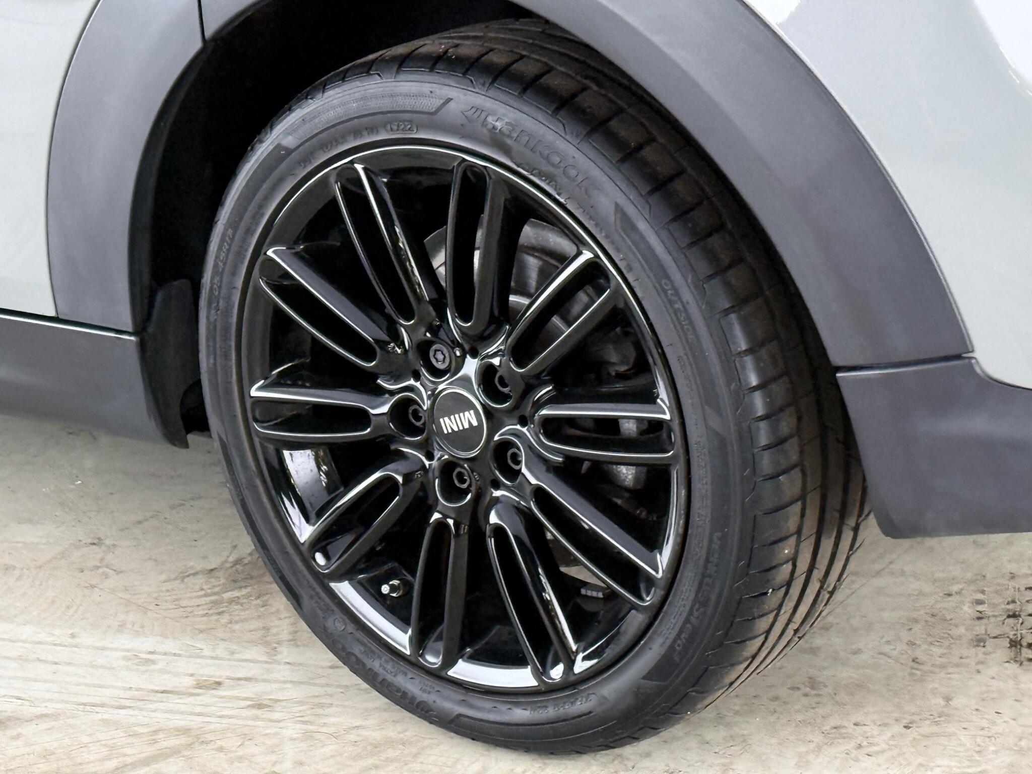 Mini Hatch view 9