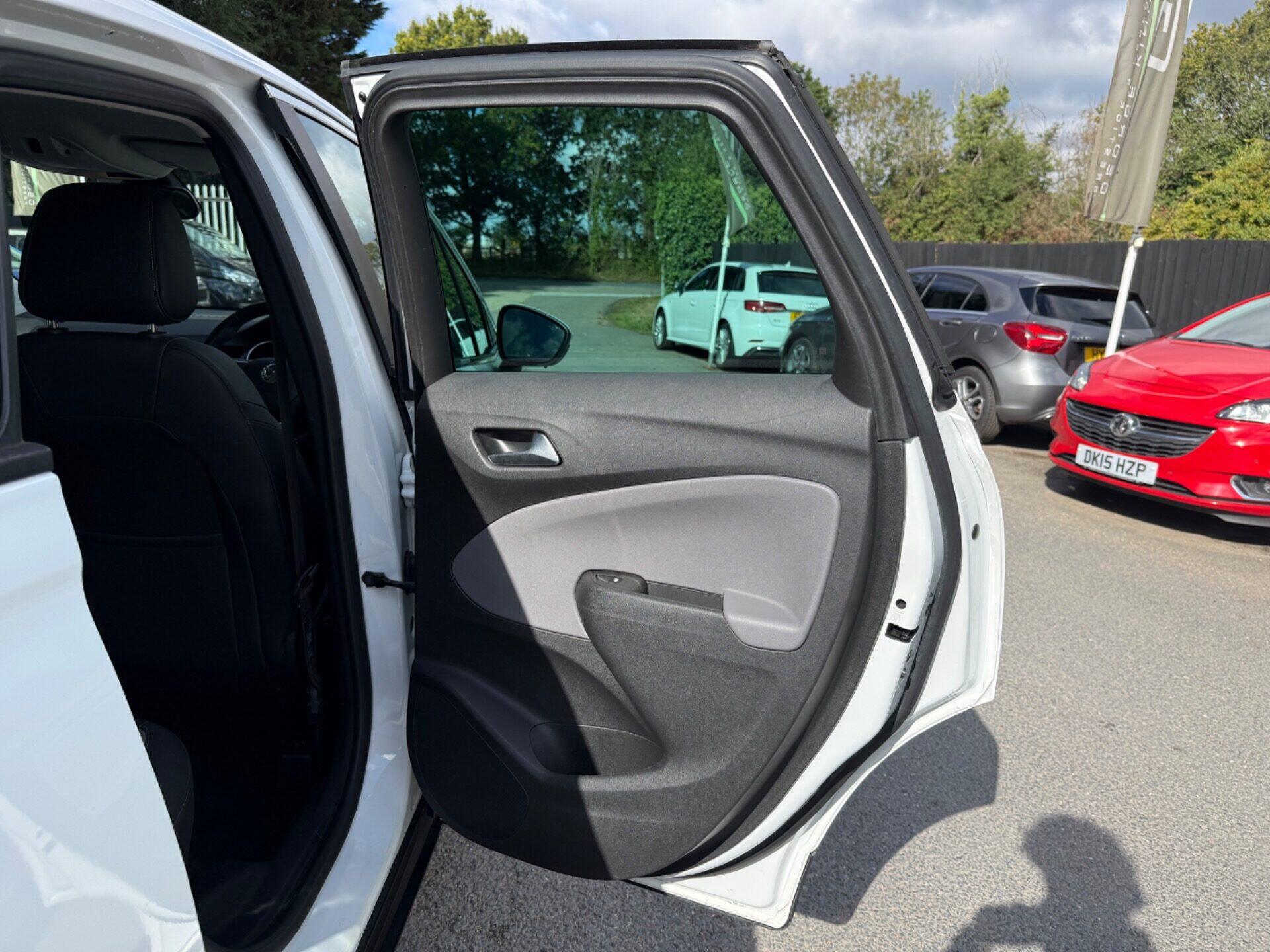 Vauxhall Crossland X view 28