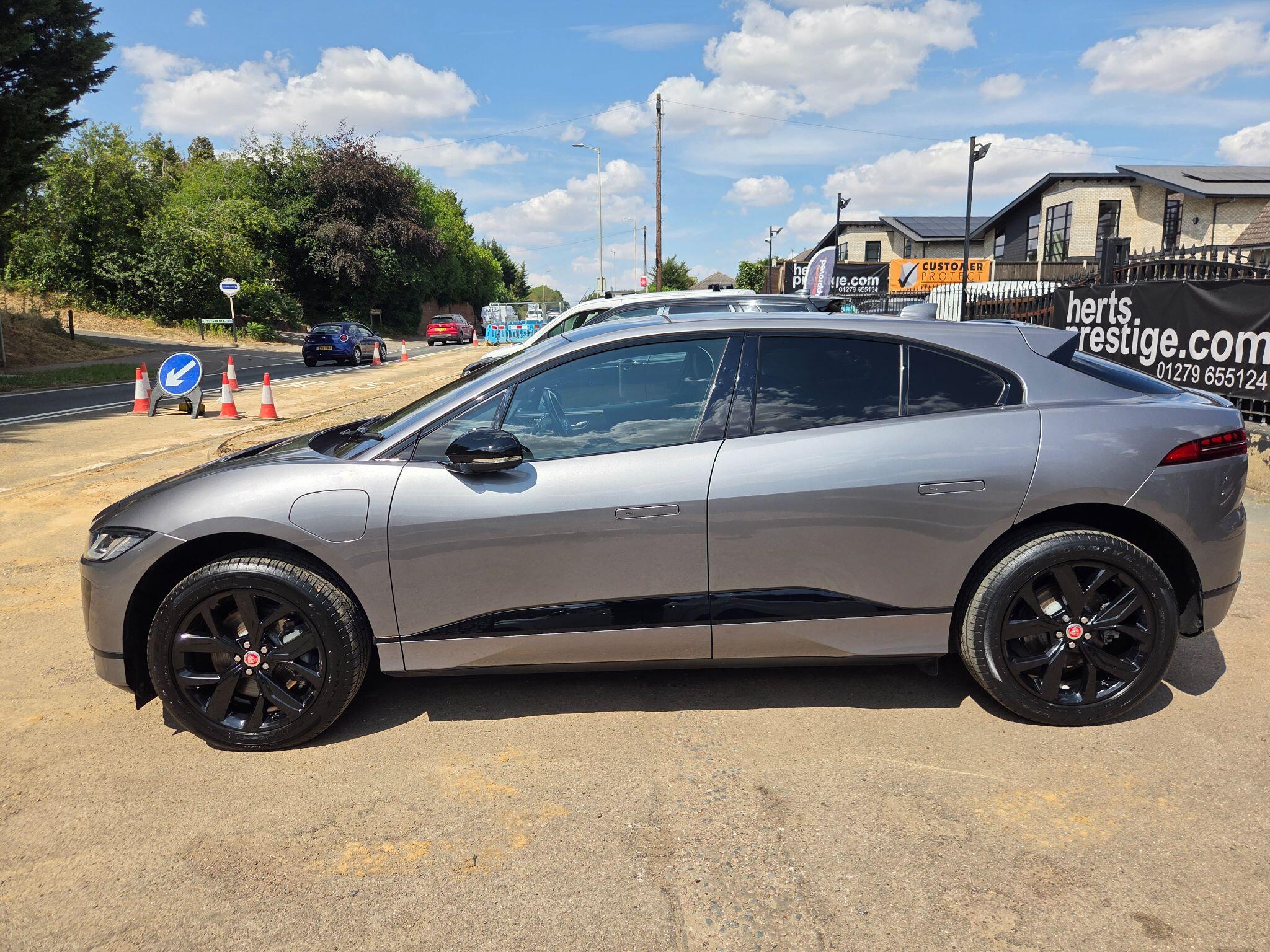 Jaguar I-Pace view 3