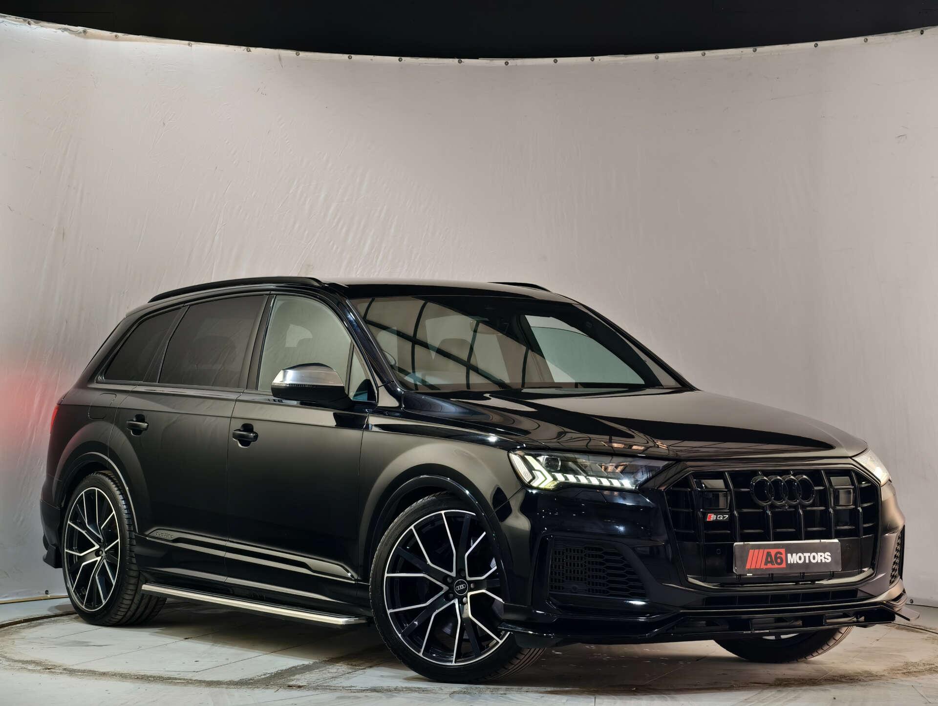 Audi SQ7 view 3