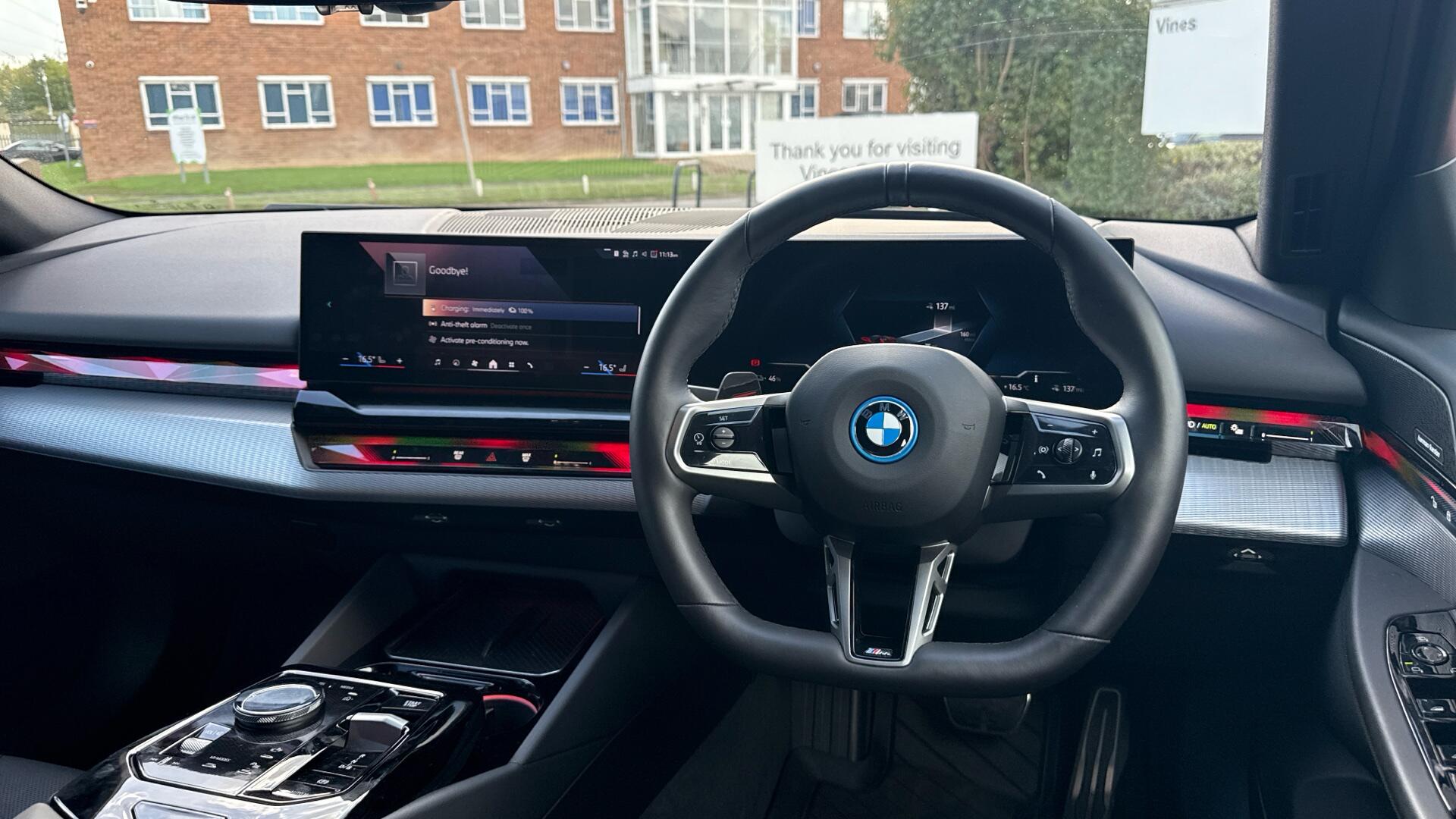 BMW i5 view 5