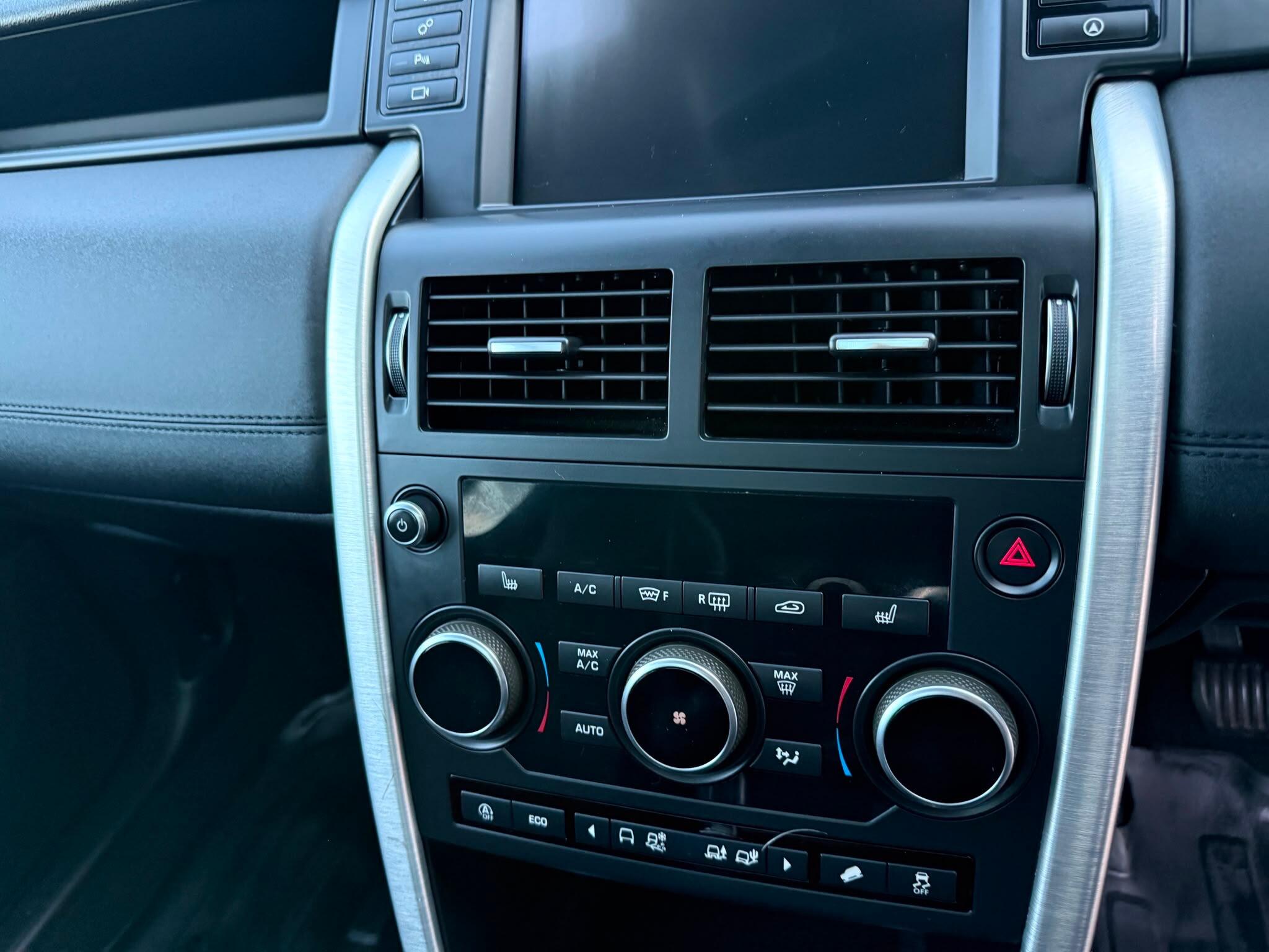 Land Rover Discovery Sport view 13