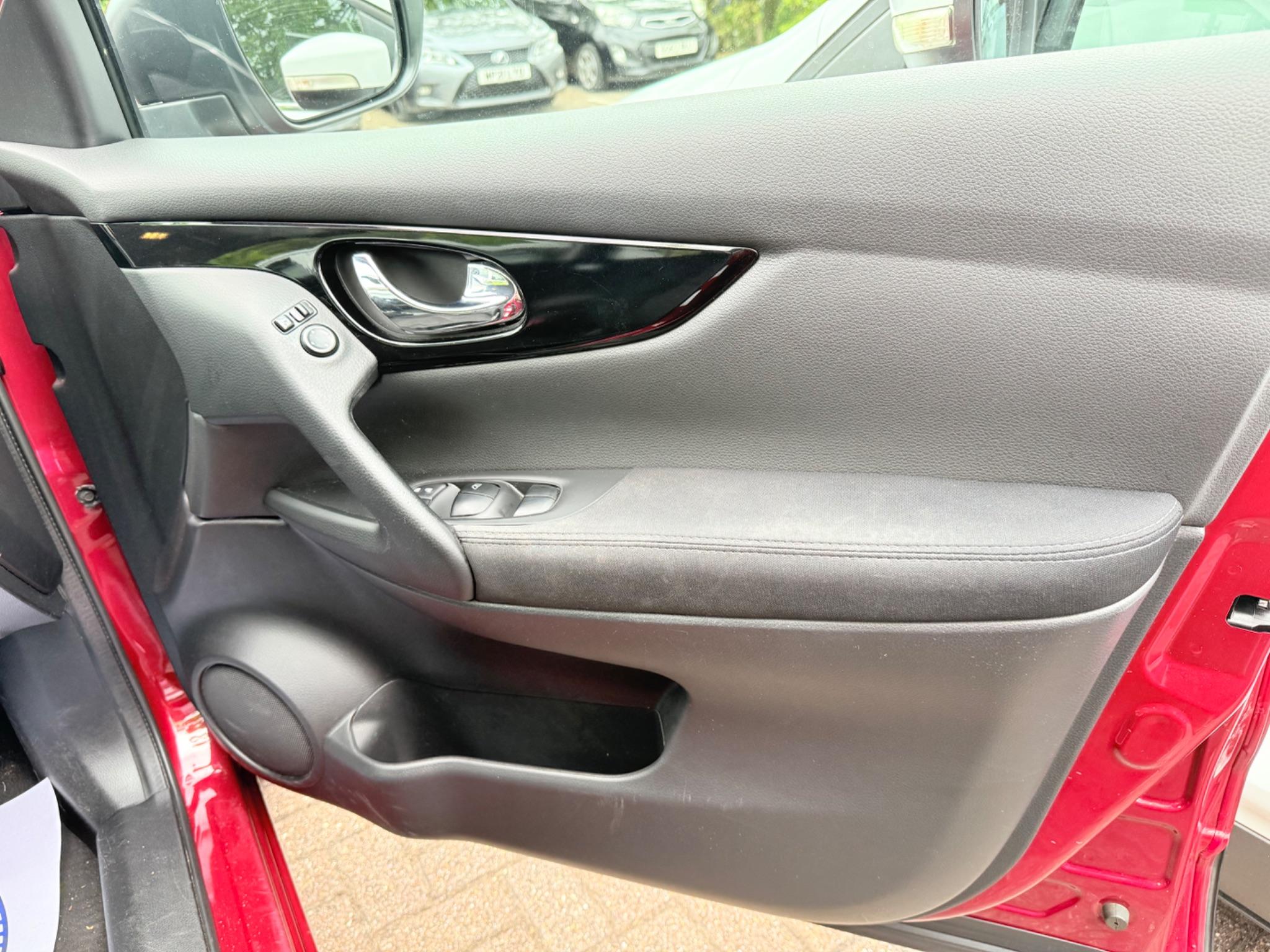 2014 Nissan Qashqai 1.5 dCi Acenta 2WD Euro 5 (s/s) 5dr • 74,950 miles image 31