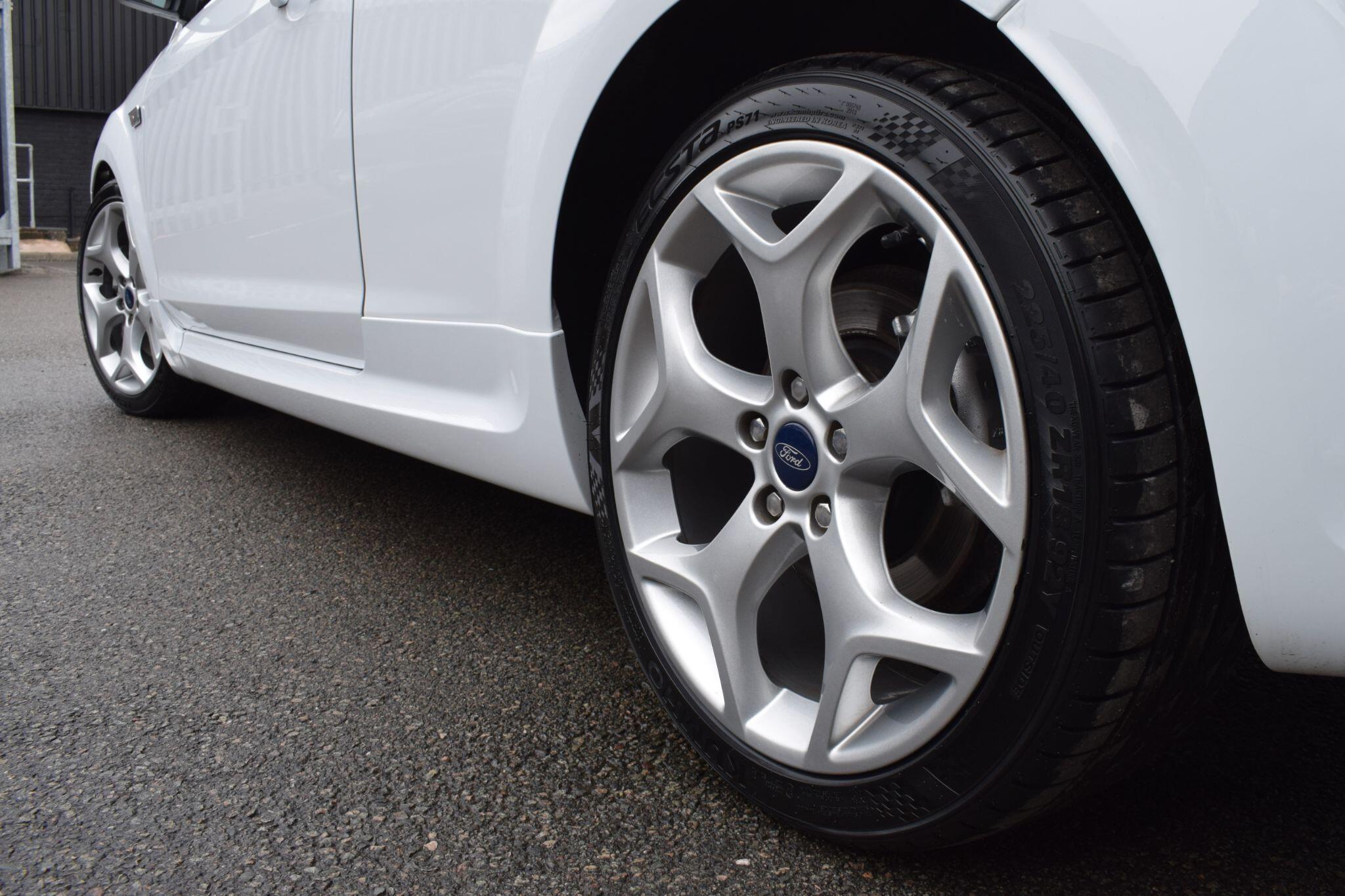 Ford Focus view 29