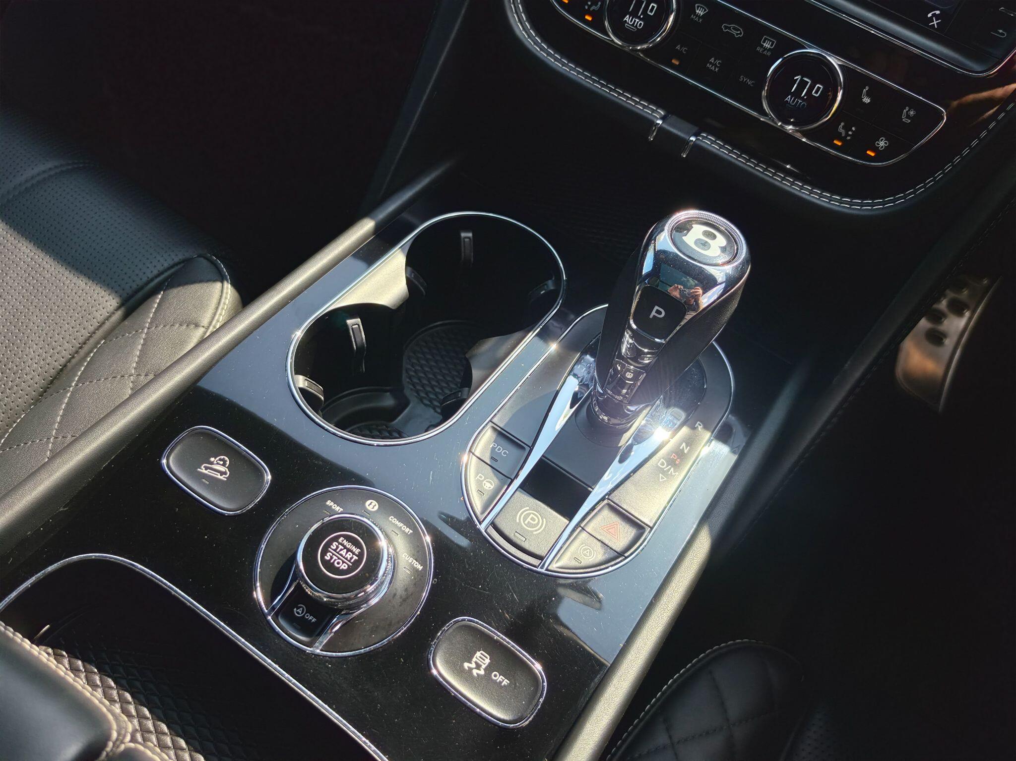 Bentley Bentayga view 23