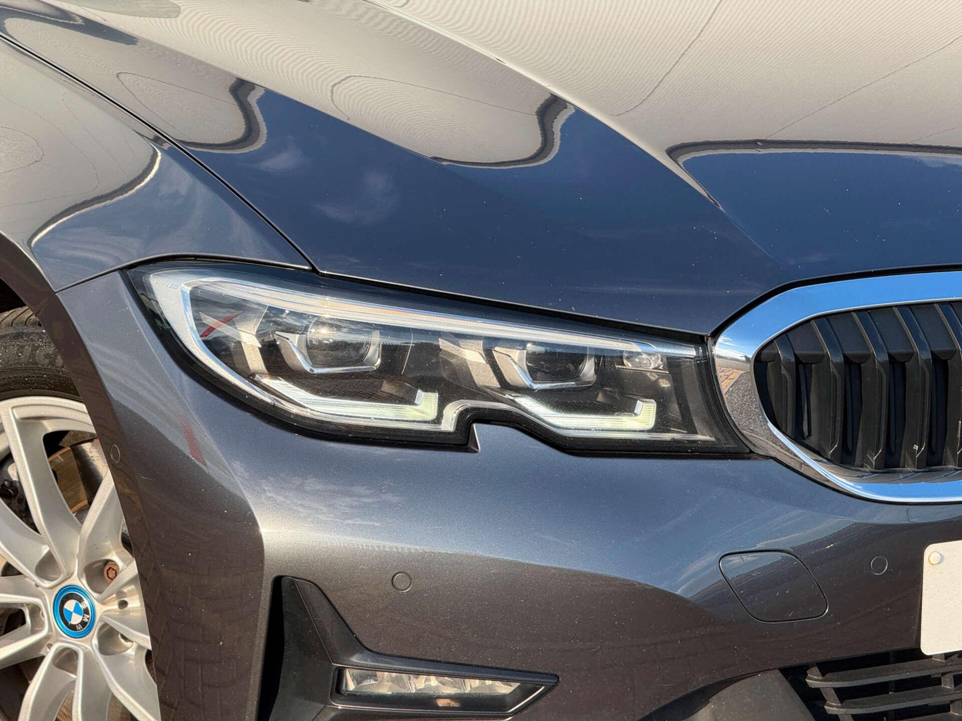 BMW 3 Series view 19
