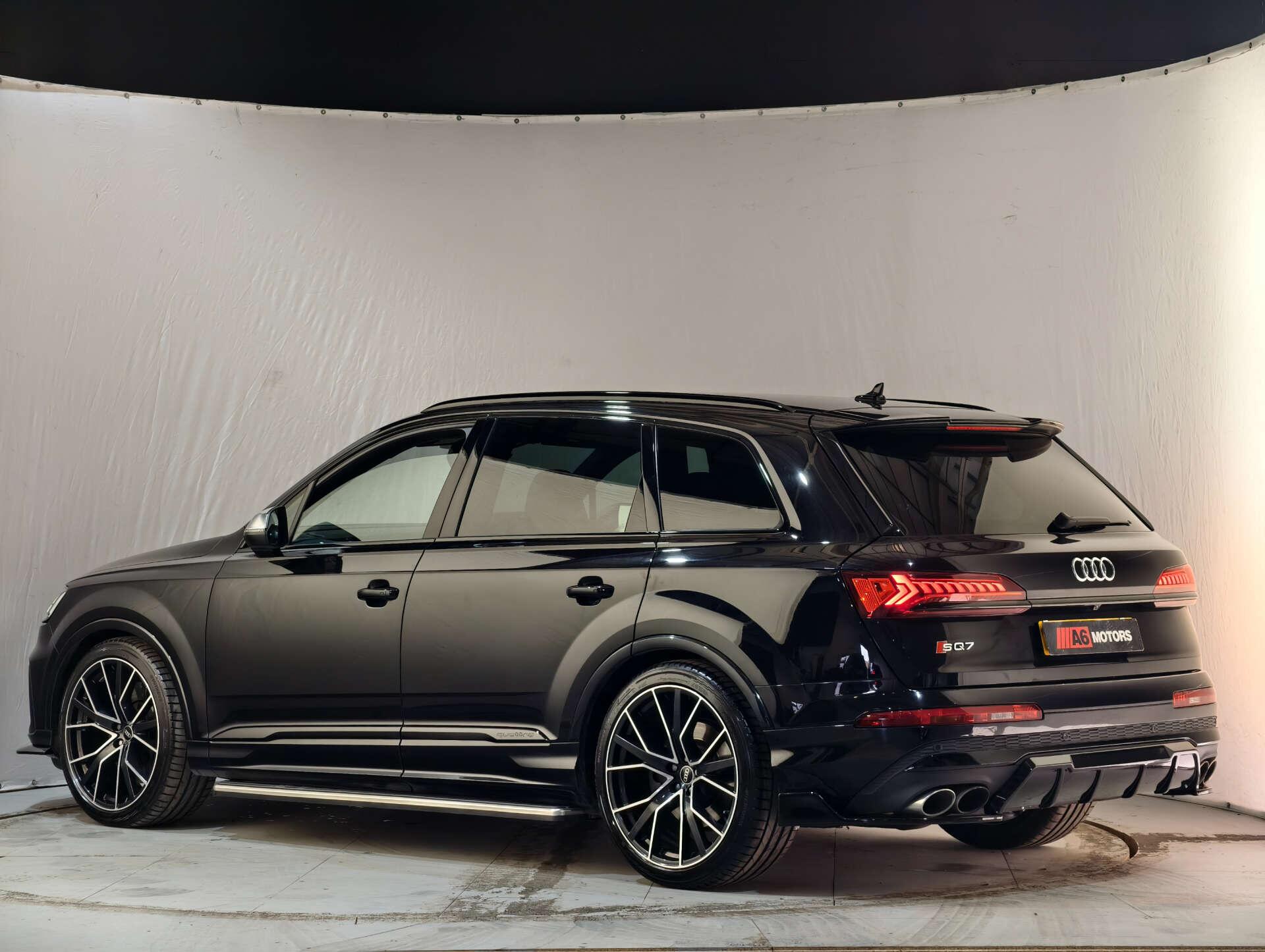 Audi SQ7 view 14