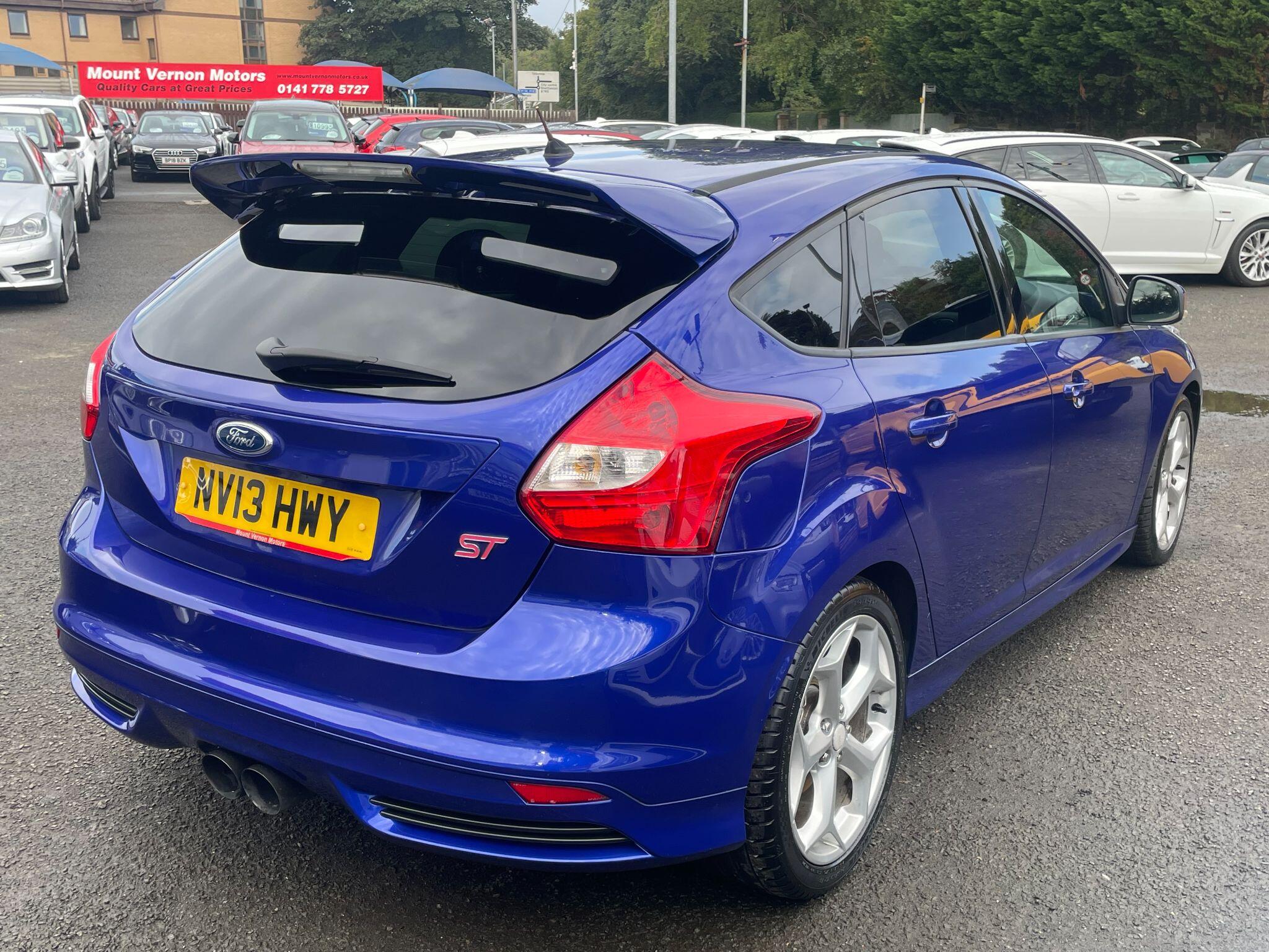 Ford Focus view 11