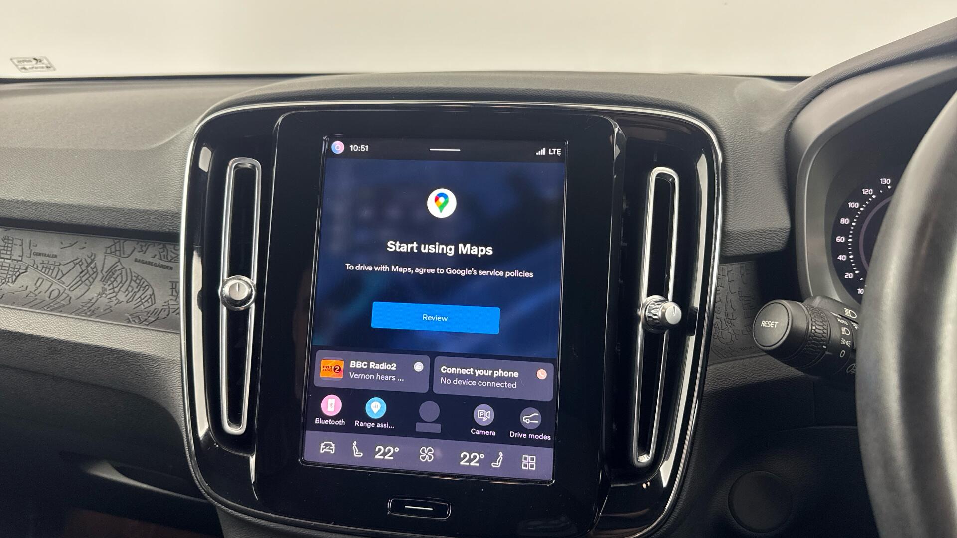 Volvo XC40 view 12