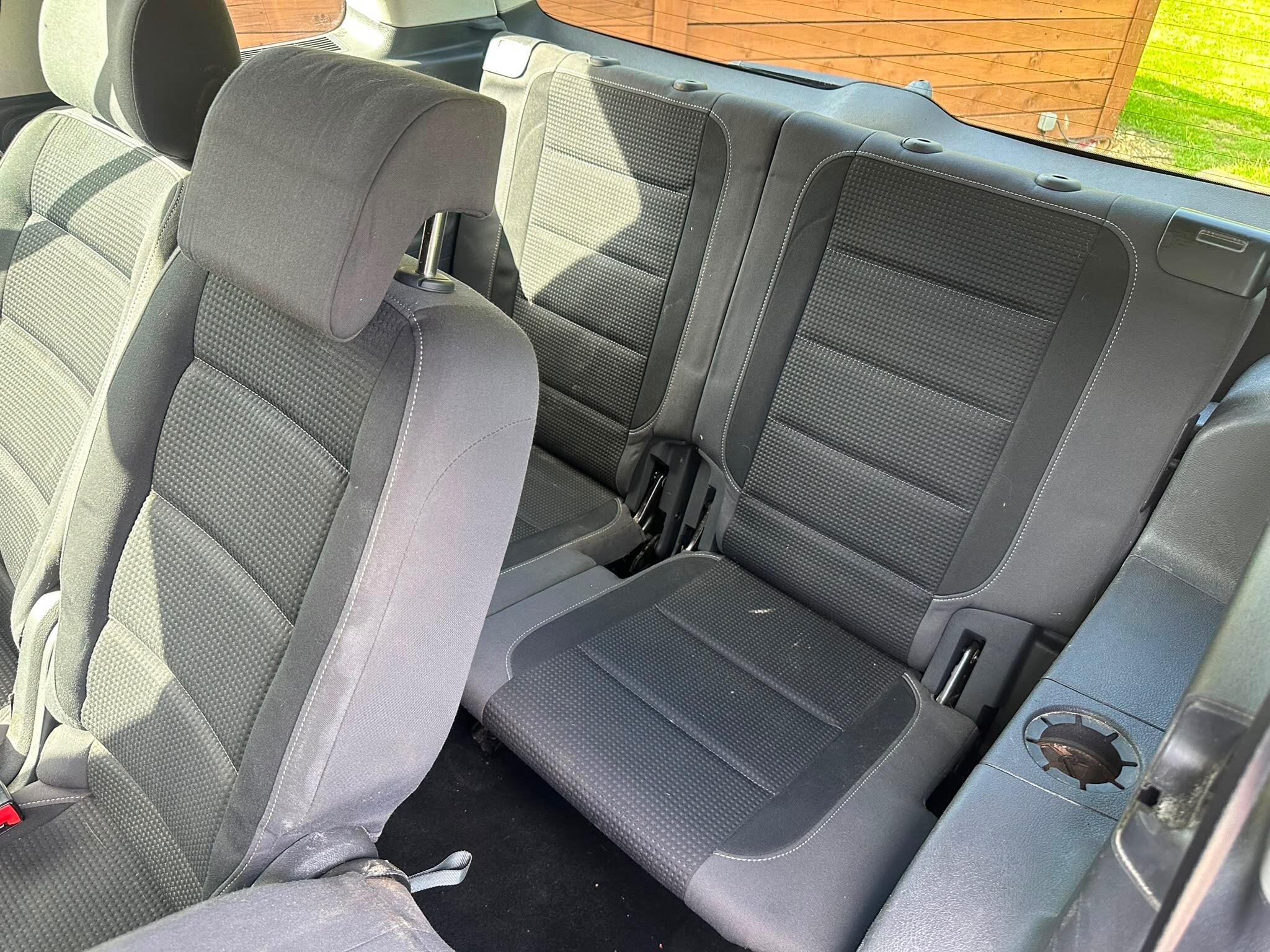 Volkswagen Touran view 26