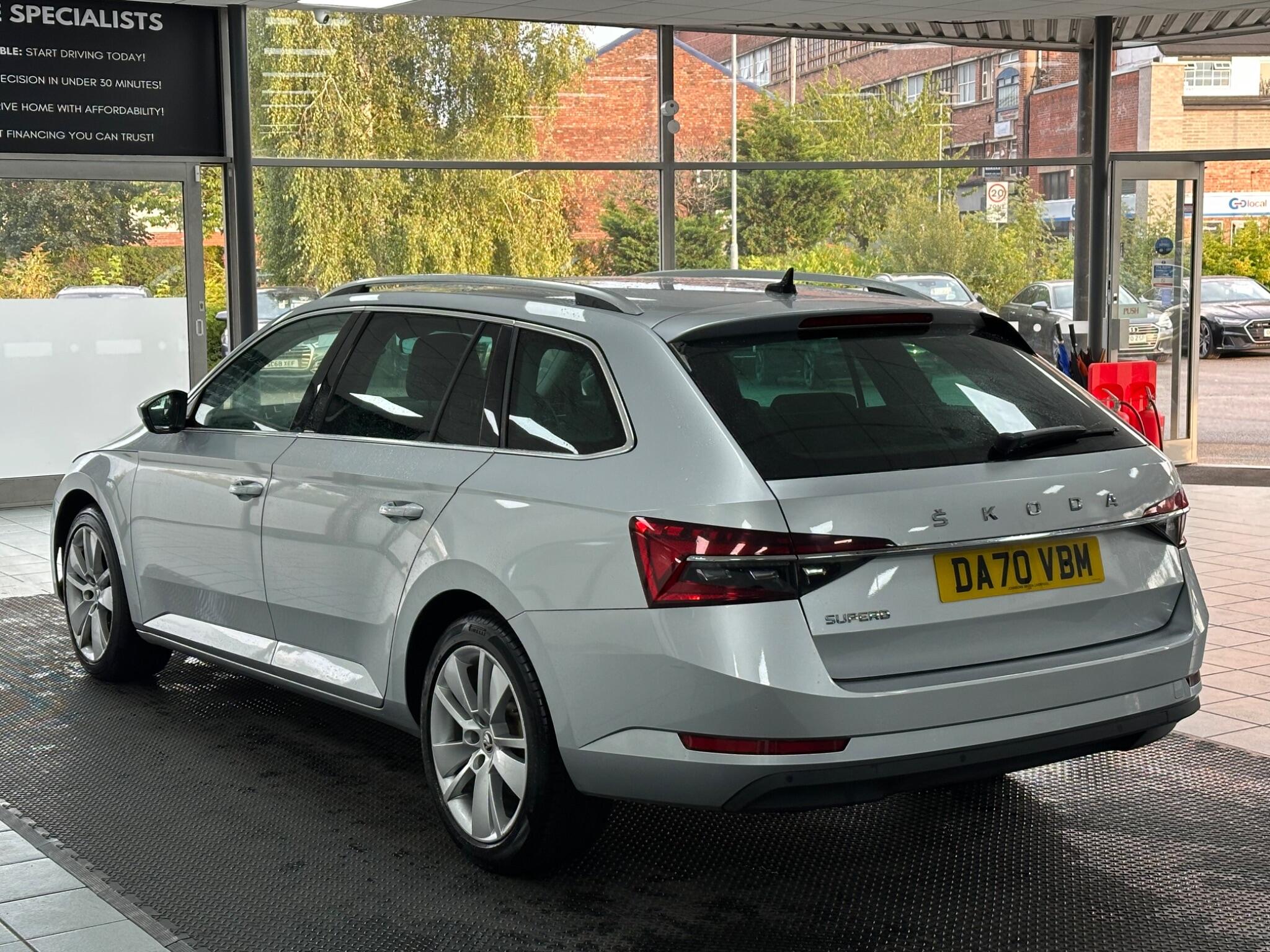 Skoda Superb view 12